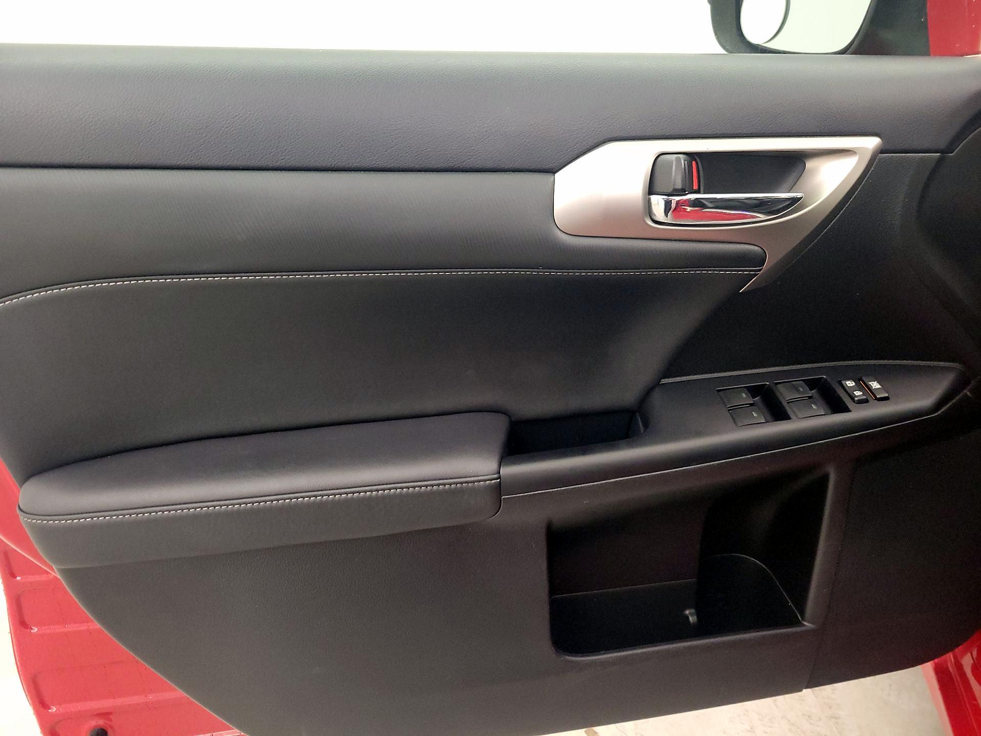 Thumbnail: 2016 Lexus CT - 12