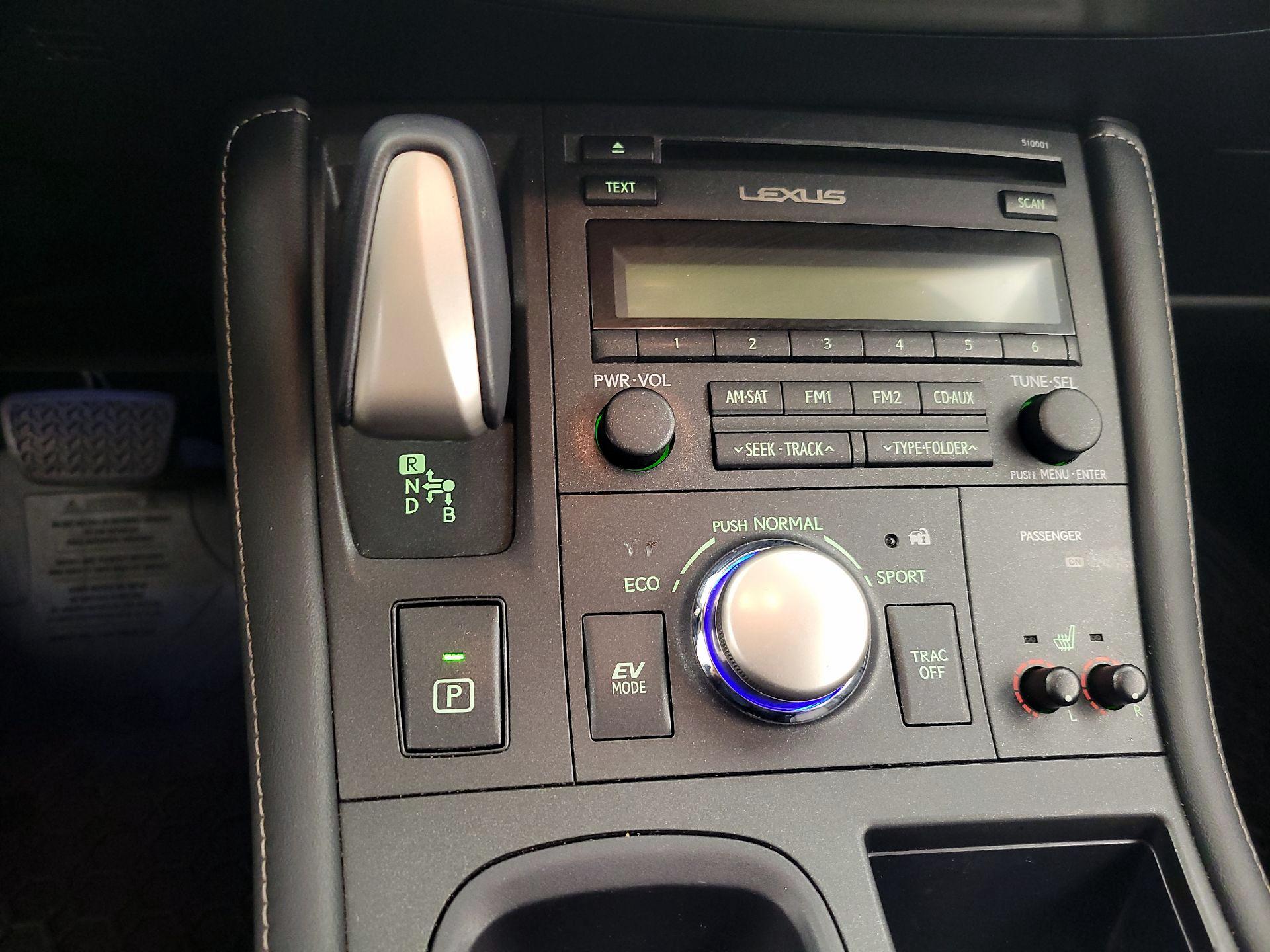 Thumbnail: 2016 Lexus CT - 16