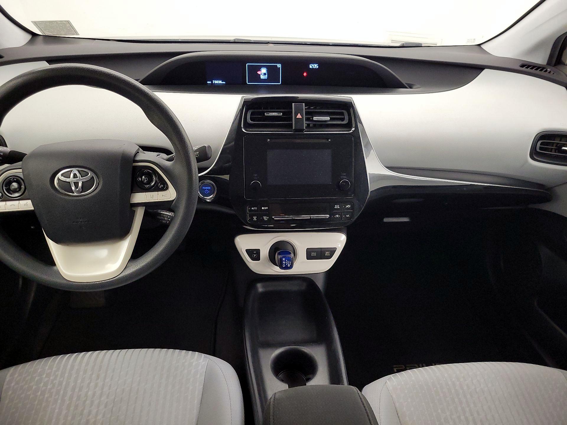 Thumbnail: 2017 Toyota Prius - 9