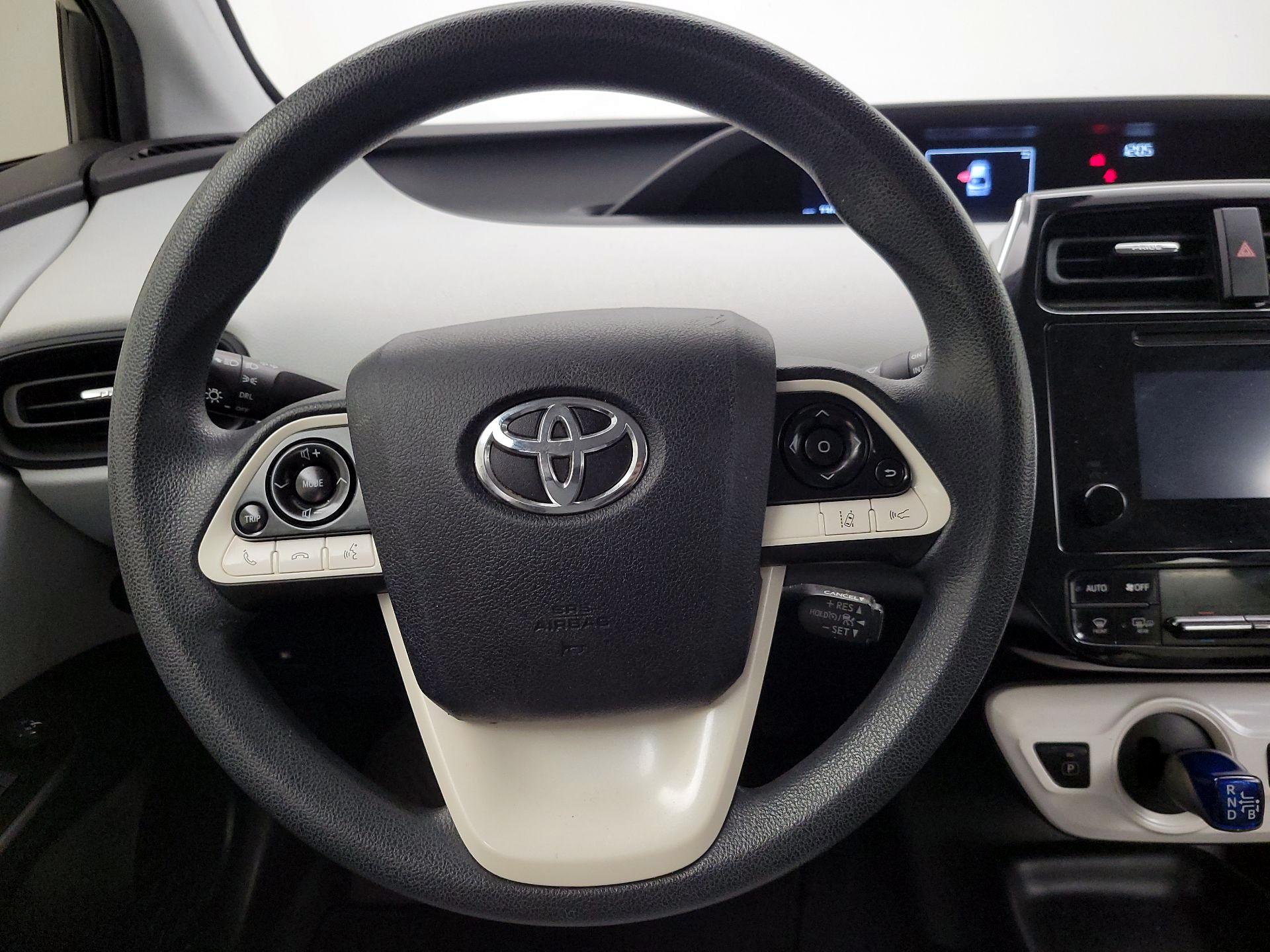 Thumbnail: 2017 Toyota Prius - 10