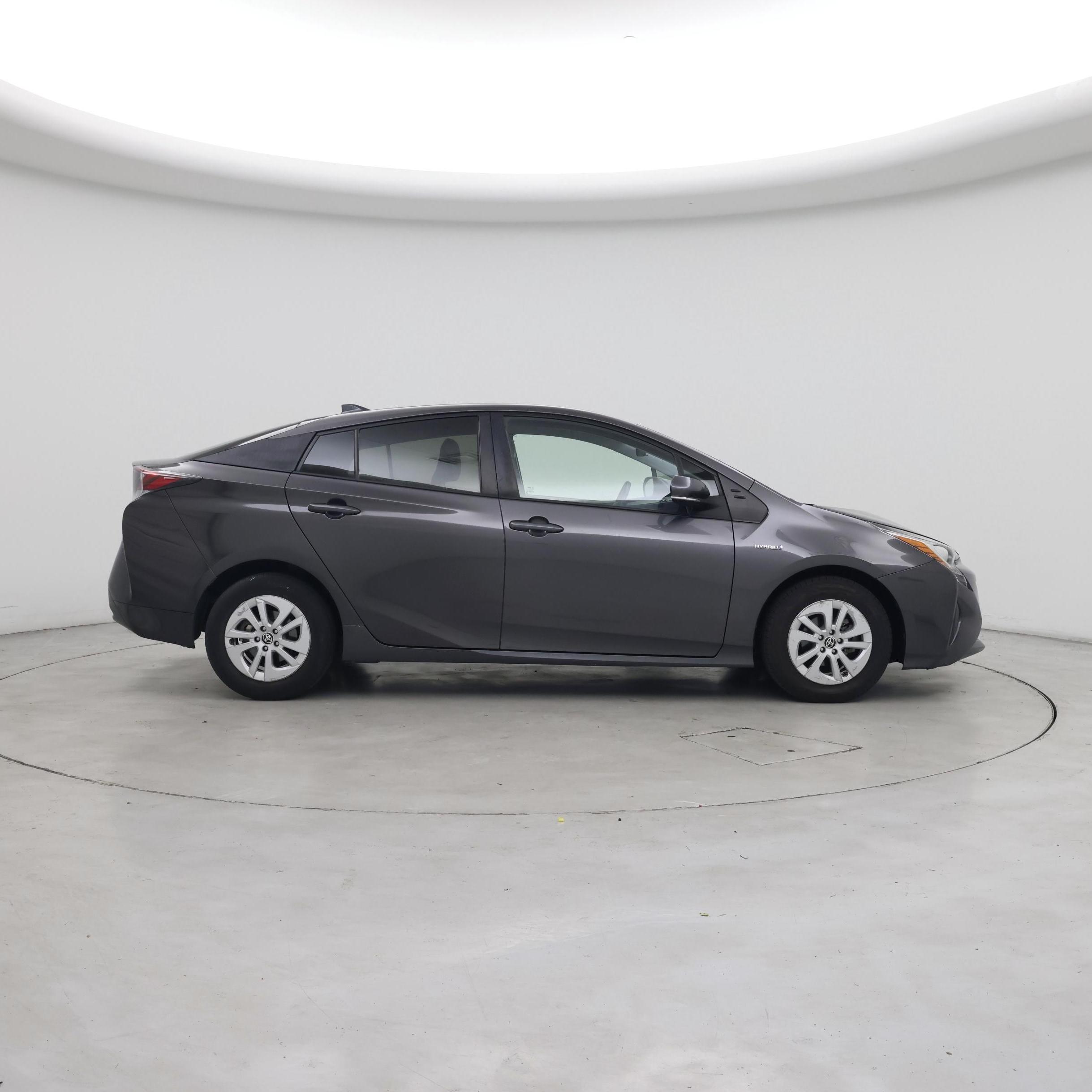 Thumbnail: 2017 Toyota Prius - 7