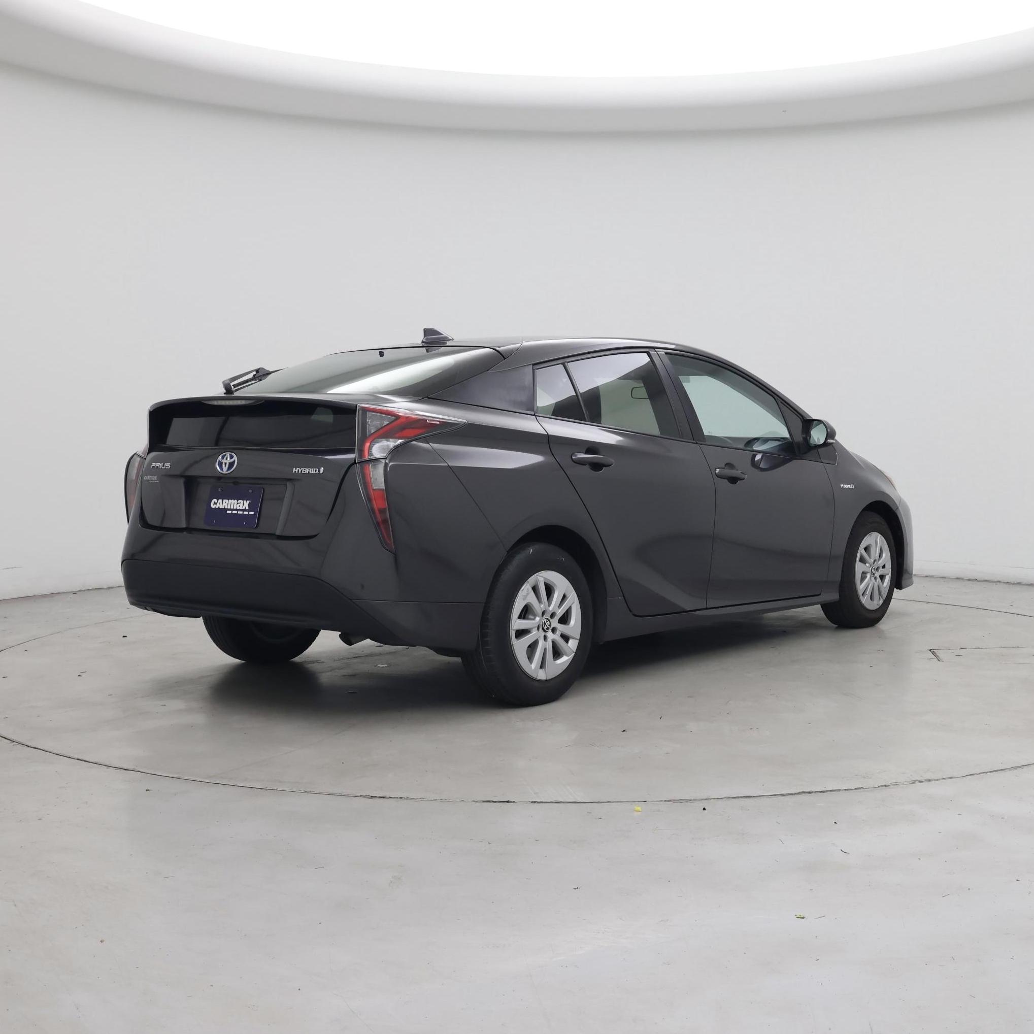 Thumbnail: 2017 Toyota Prius - 8
