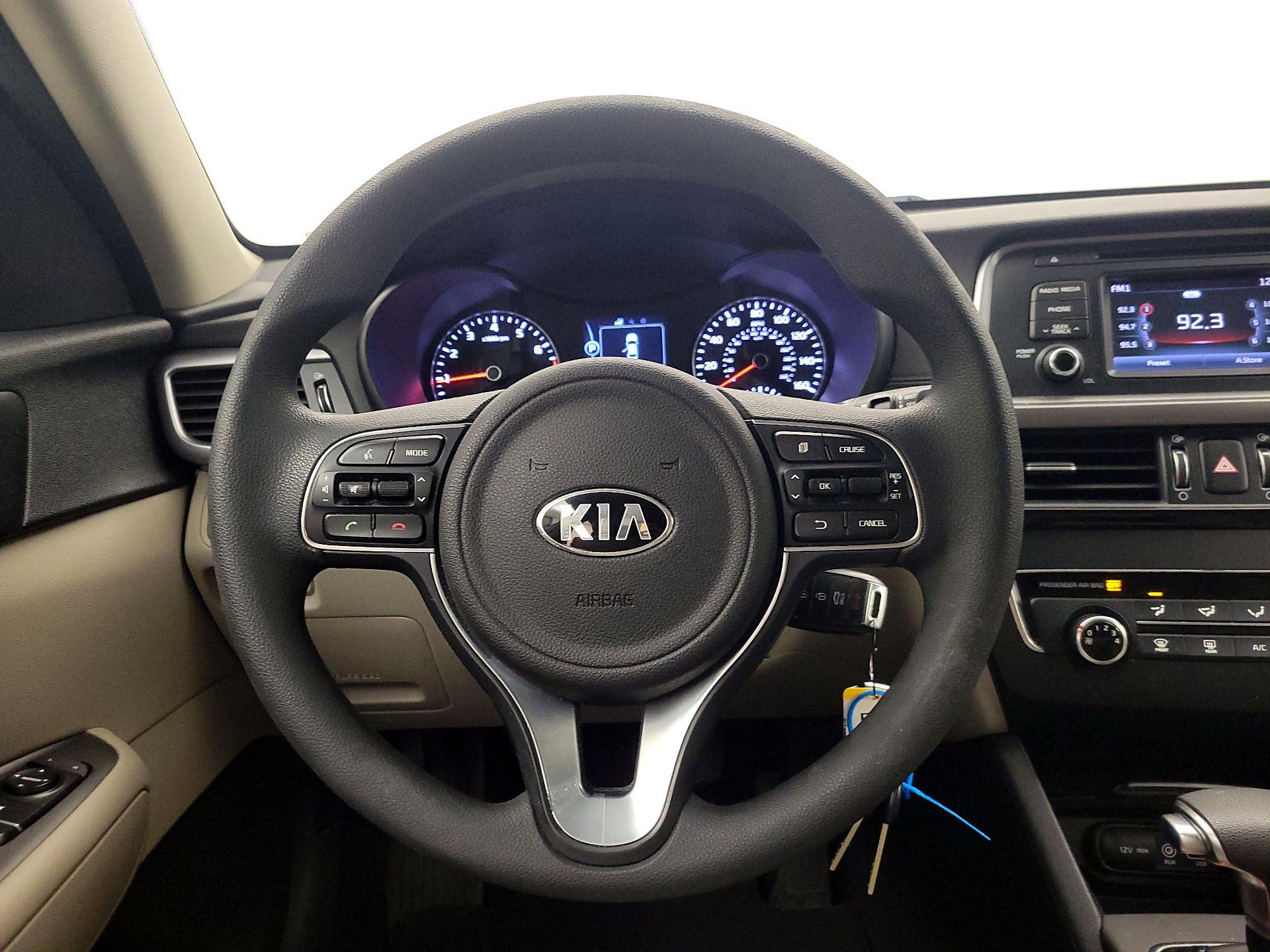 Thumbnail: 2016 Kia Optima - 10