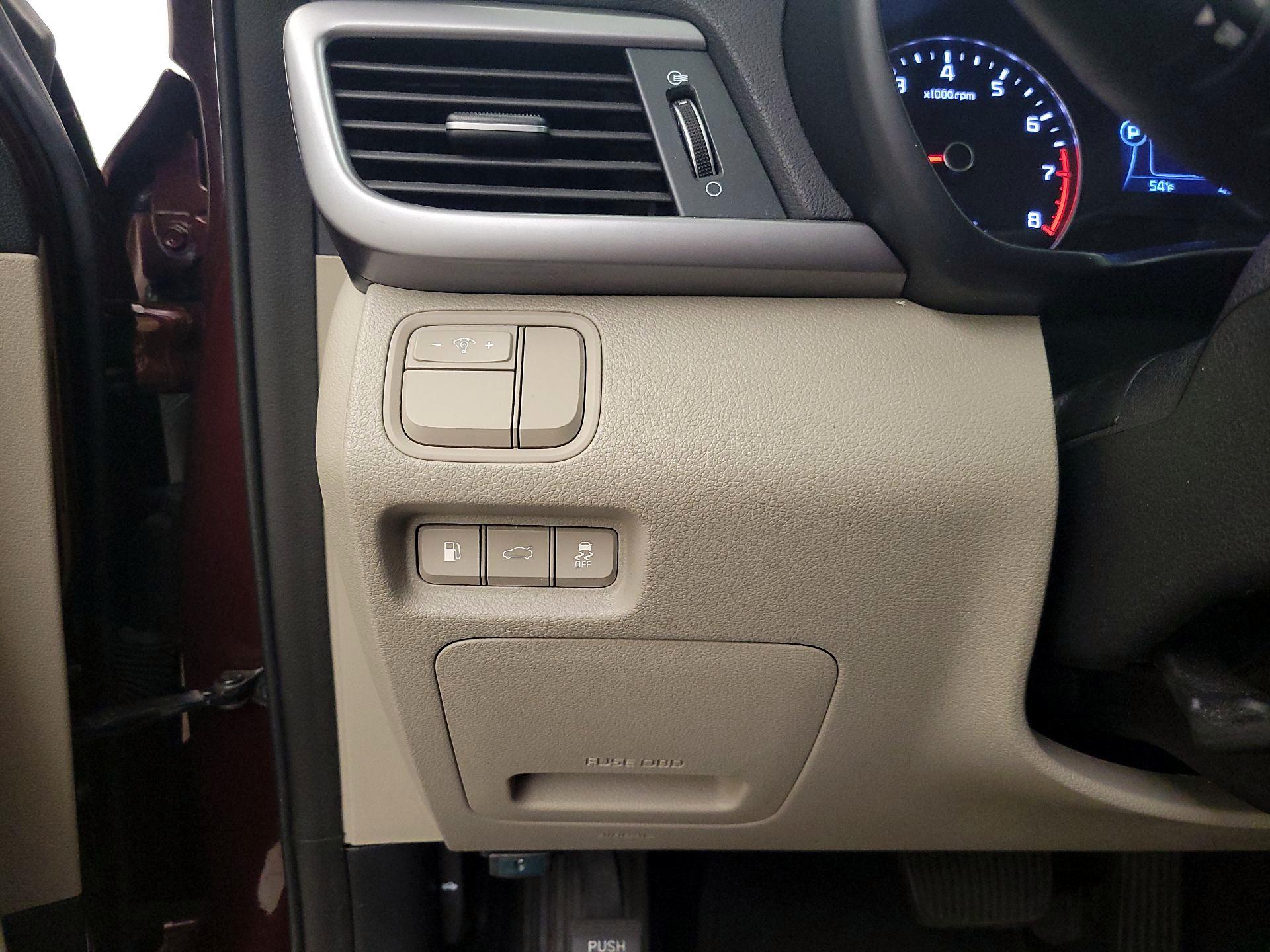 Thumbnail: 2016 Kia Optima - 13