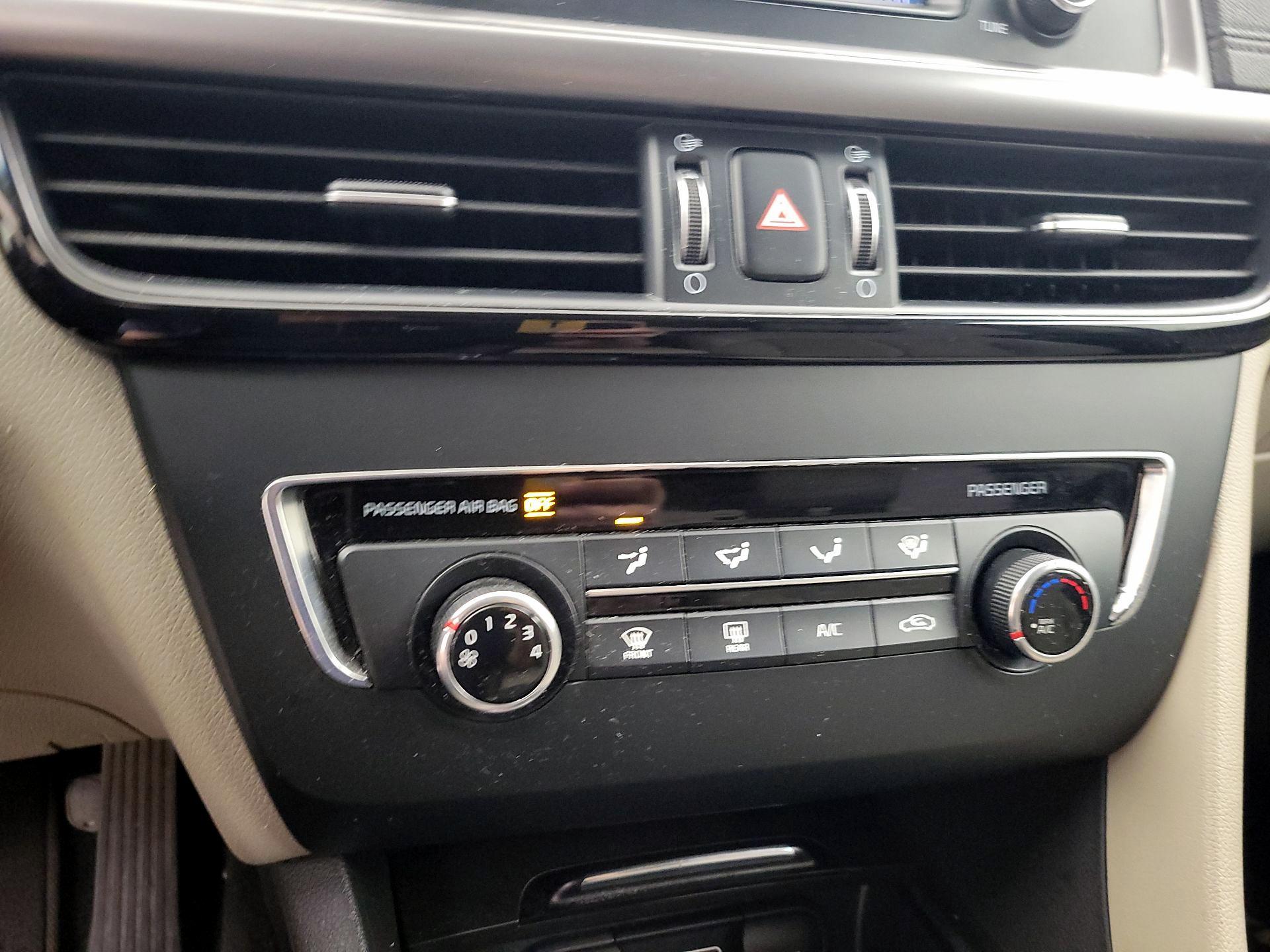 Thumbnail: 2016 Kia Optima - 16