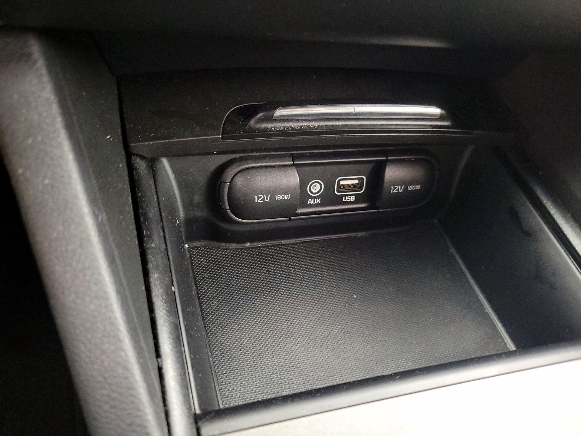 Thumbnail: 2016 Kia Optima - 18