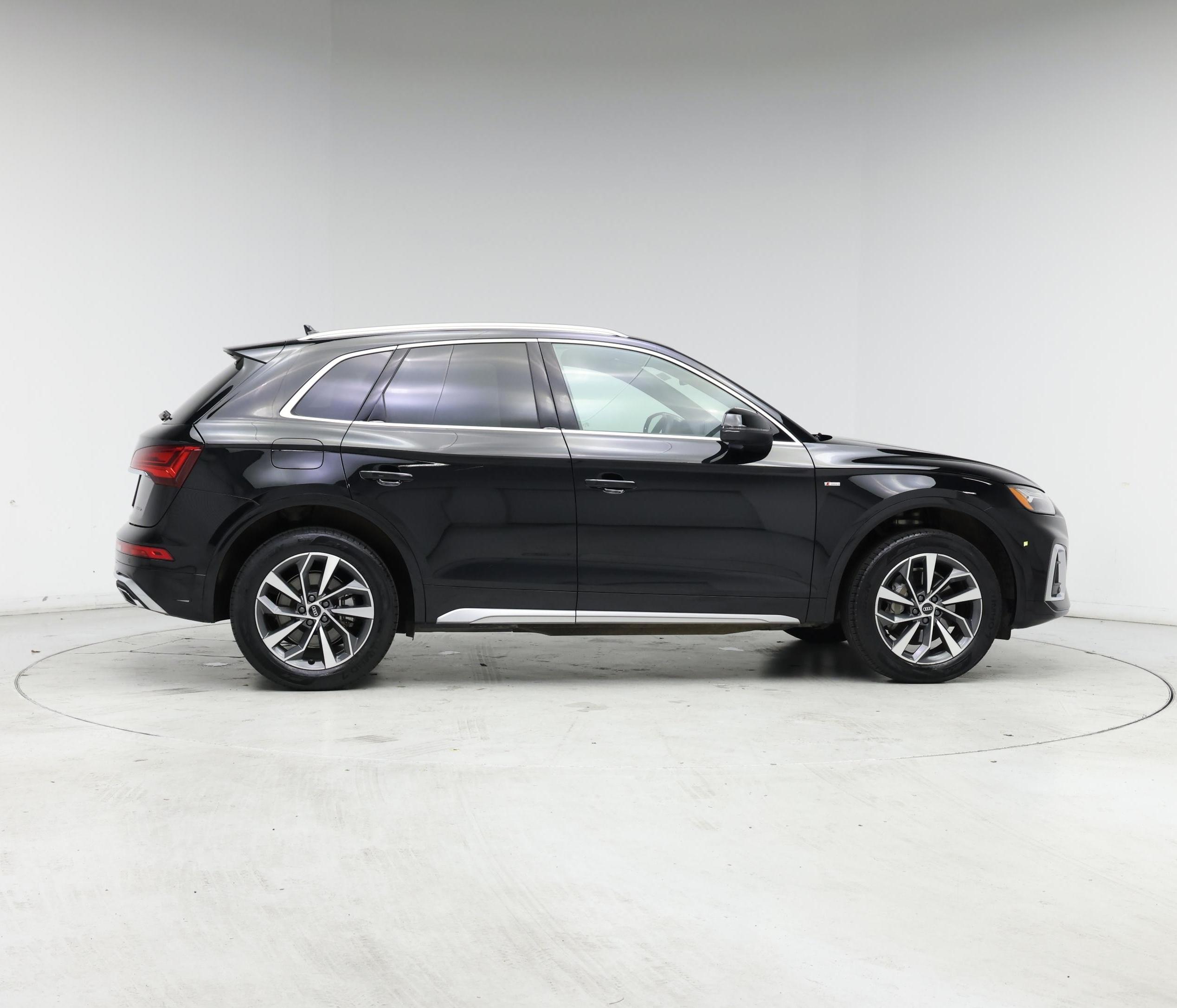 Thumbnail: 2022 Audi Q5 - 7