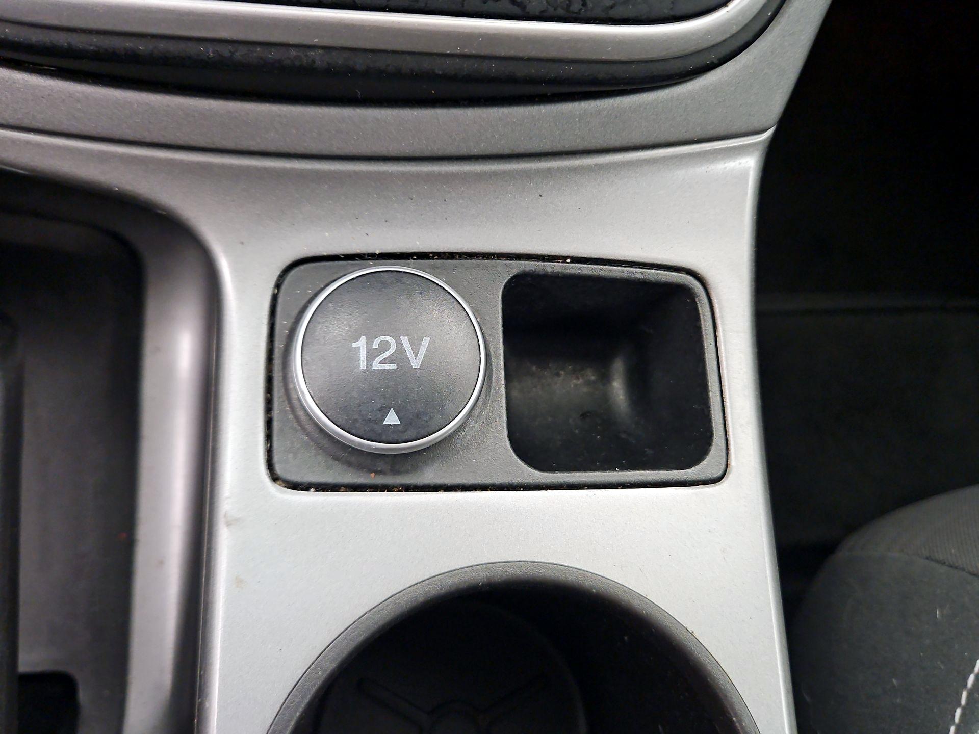 Thumbnail: 2013 Ford Escape - 17