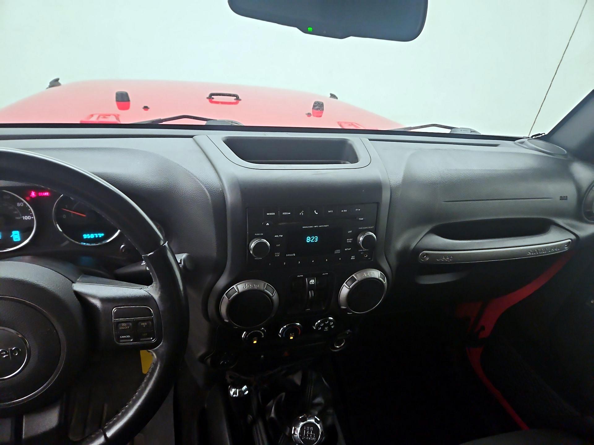 Thumbnail: 2016 Jeep Wrangler - 9