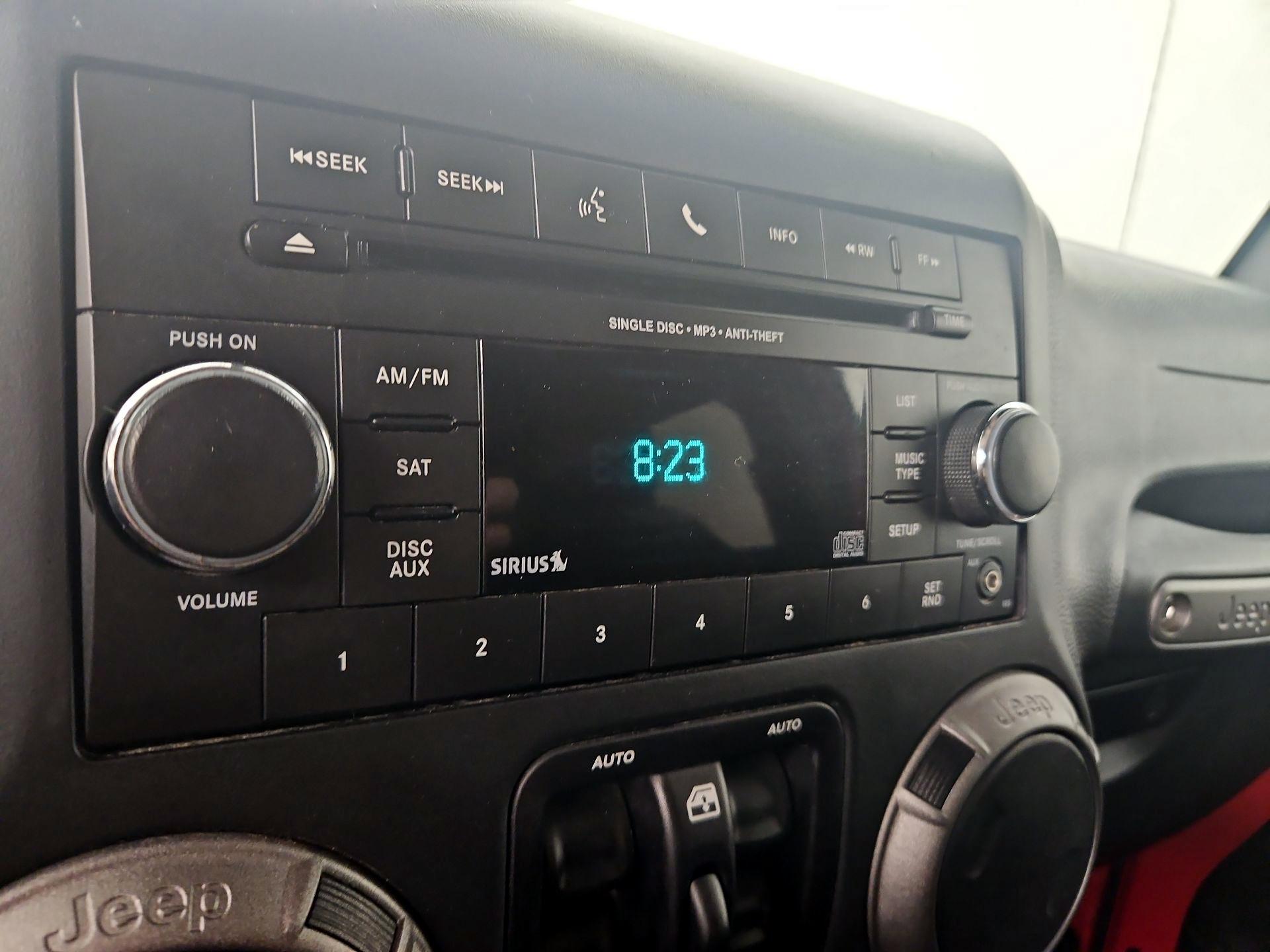 Thumbnail: 2016 Jeep Wrangler - 13