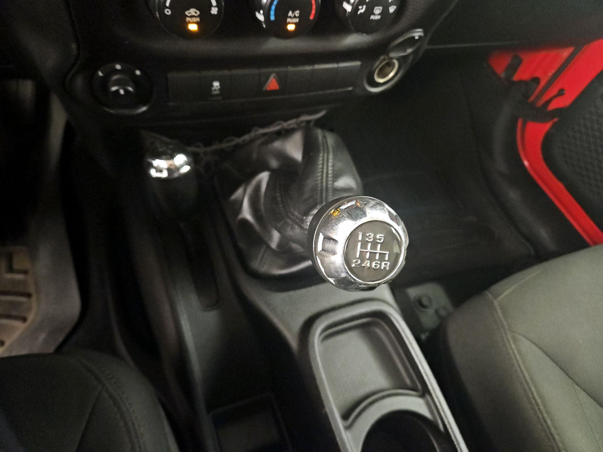Thumbnail: 2016 Jeep Wrangler - 15