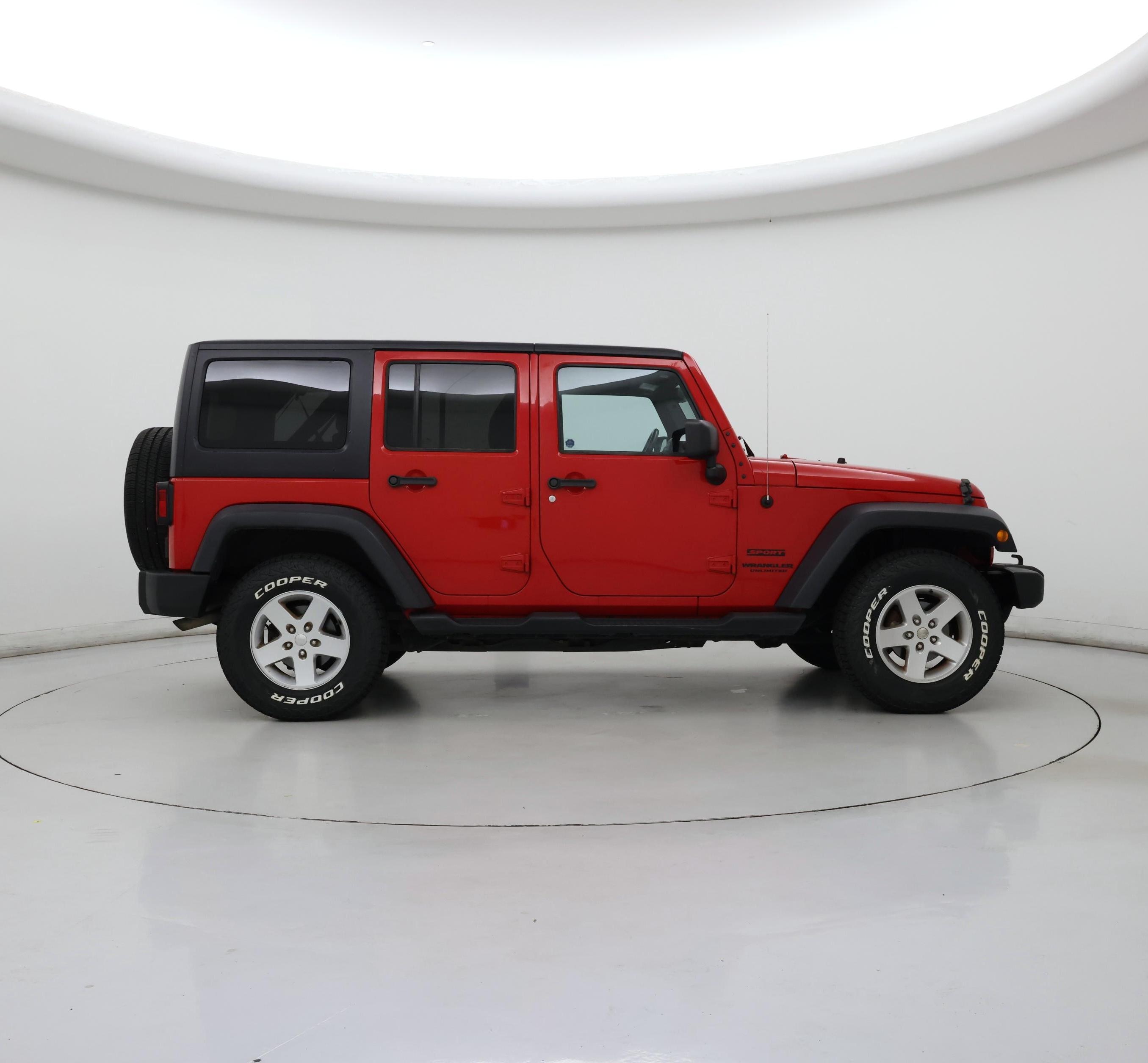 Thumbnail: 2016 Jeep Wrangler - 7