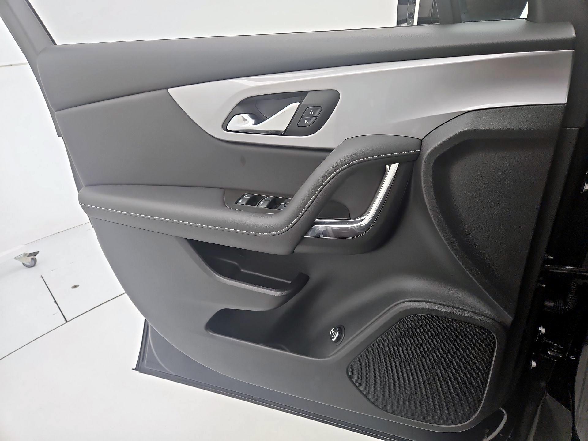 Thumbnail: 2023 Chevrolet Blazer - 12