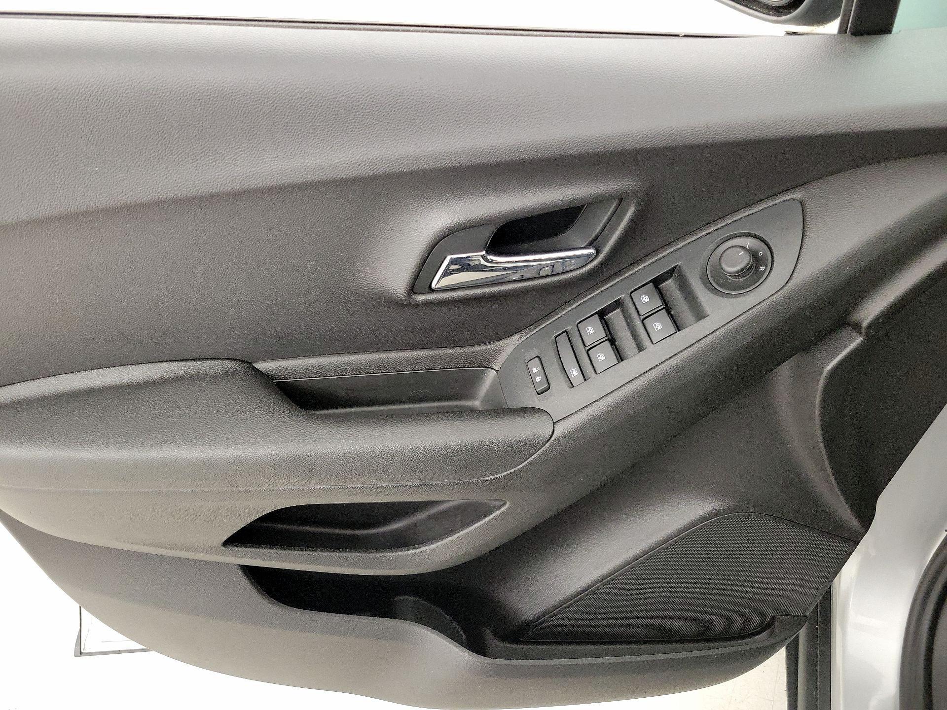 Thumbnail: 2019 Chevrolet Trax - 12