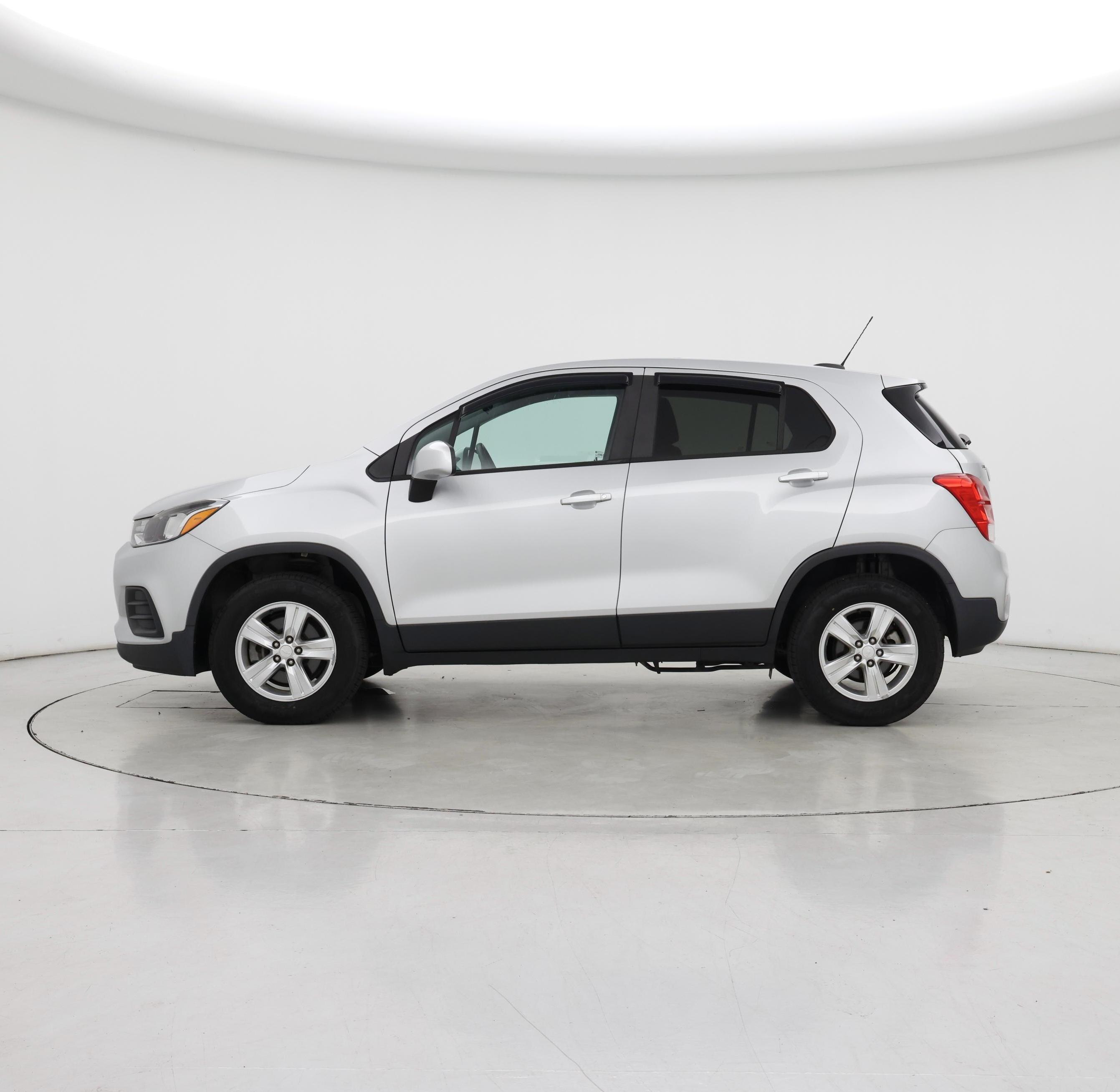 Thumbnail: 2019 Chevrolet Trax - 3