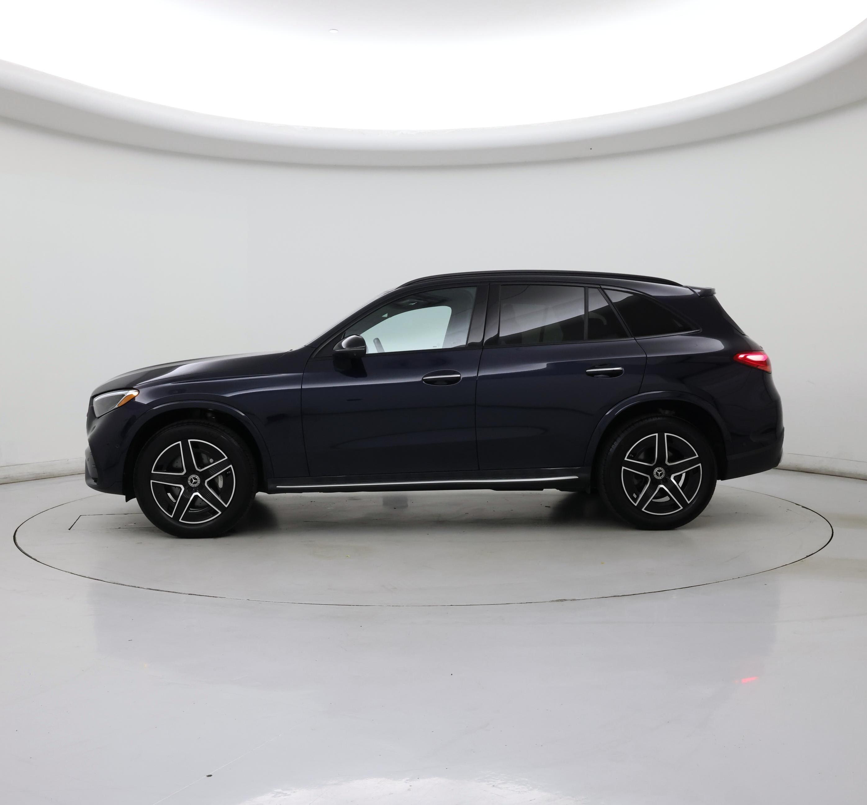 Thumbnail: 2023 Mercedes-Benz GLC - 3