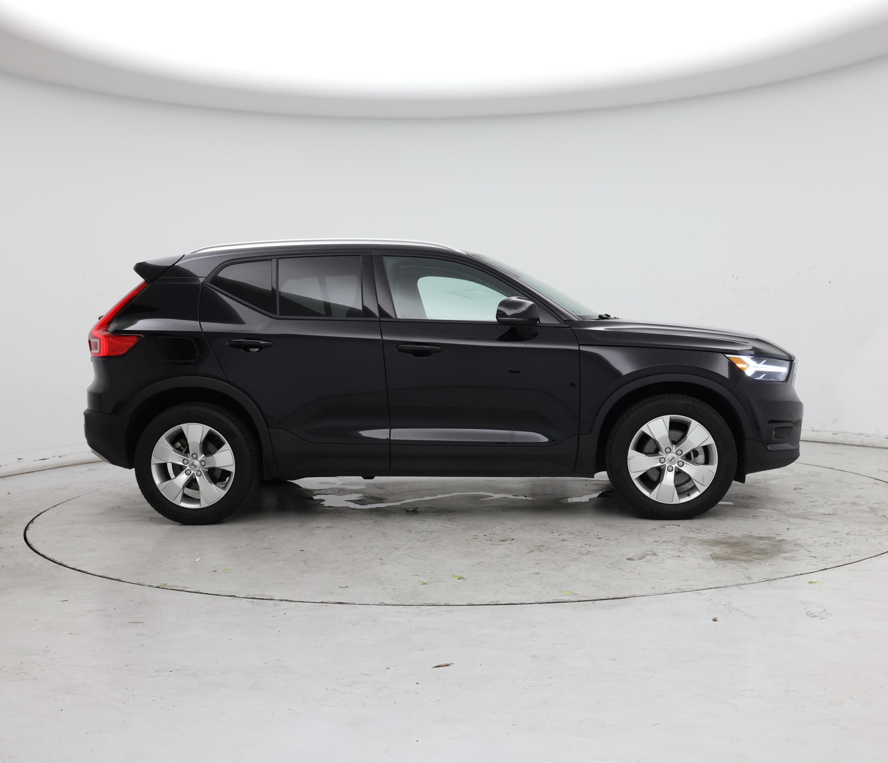 Thumbnail: 2022 Volvo XC40 - 7