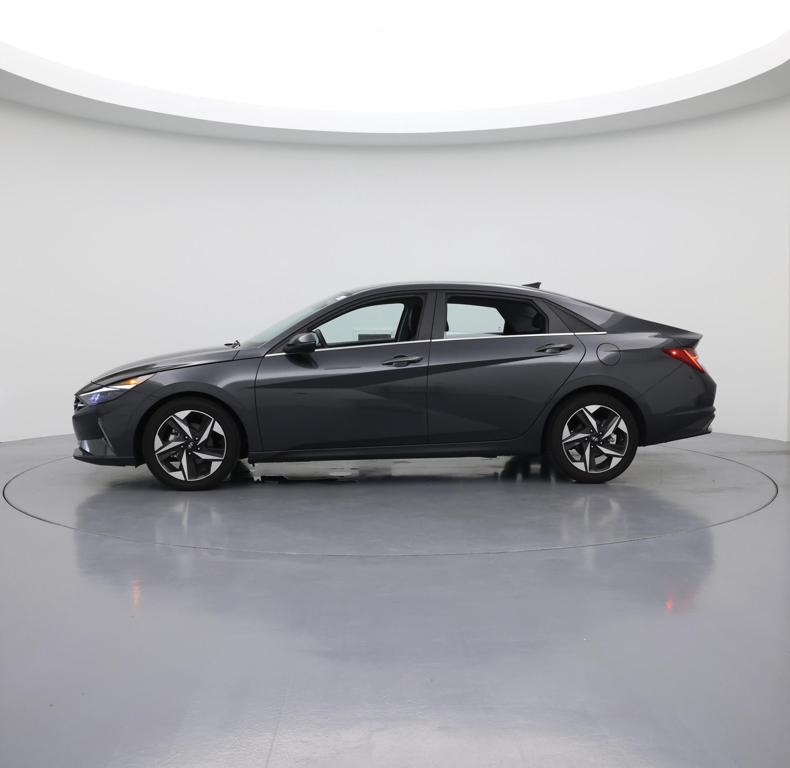 Thumbnail: 2022 Hyundai Elantra - 3