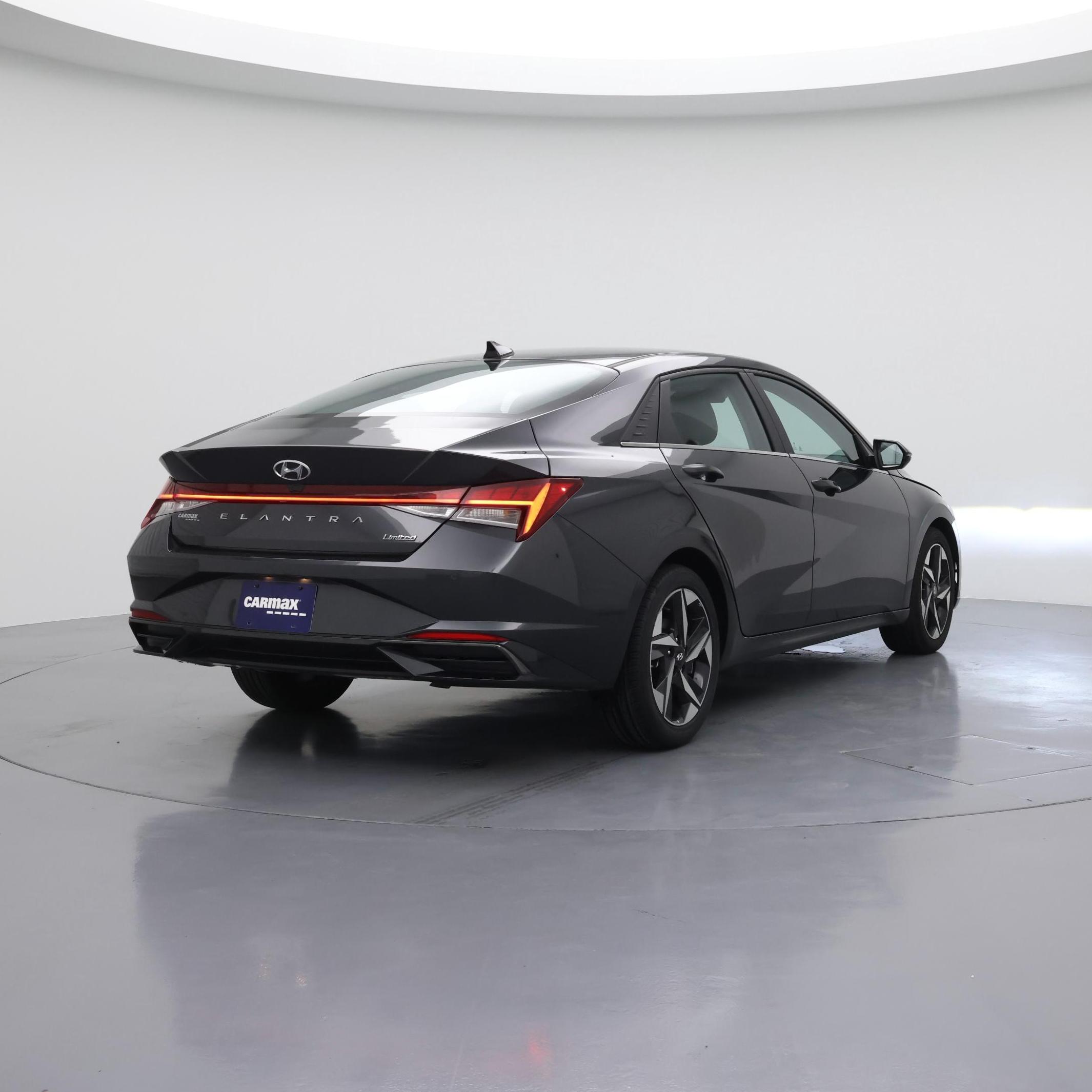 Thumbnail: 2022 Hyundai Elantra - 8