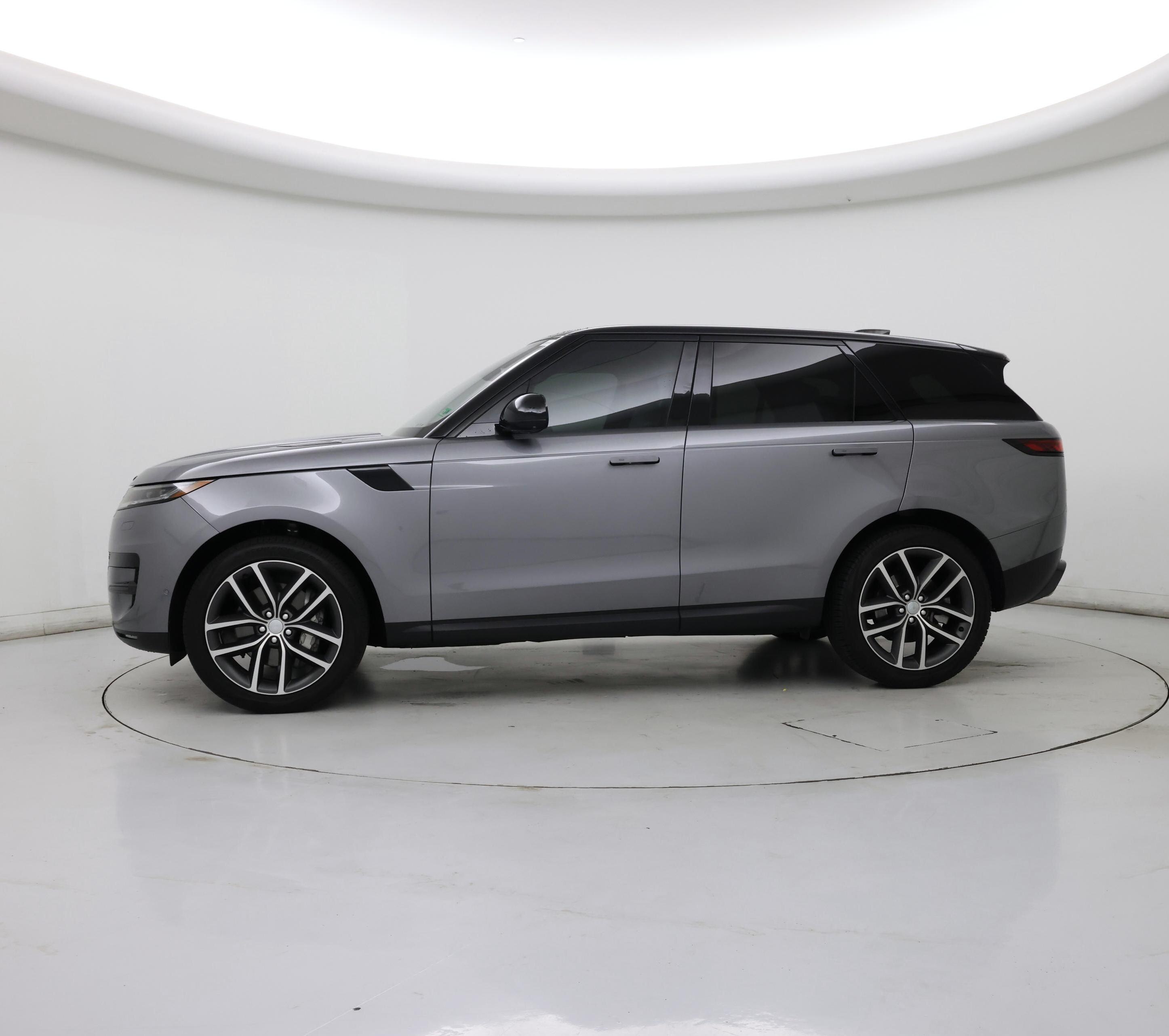 Thumbnail: 2023 Land Rover Range Rover Sport - 3