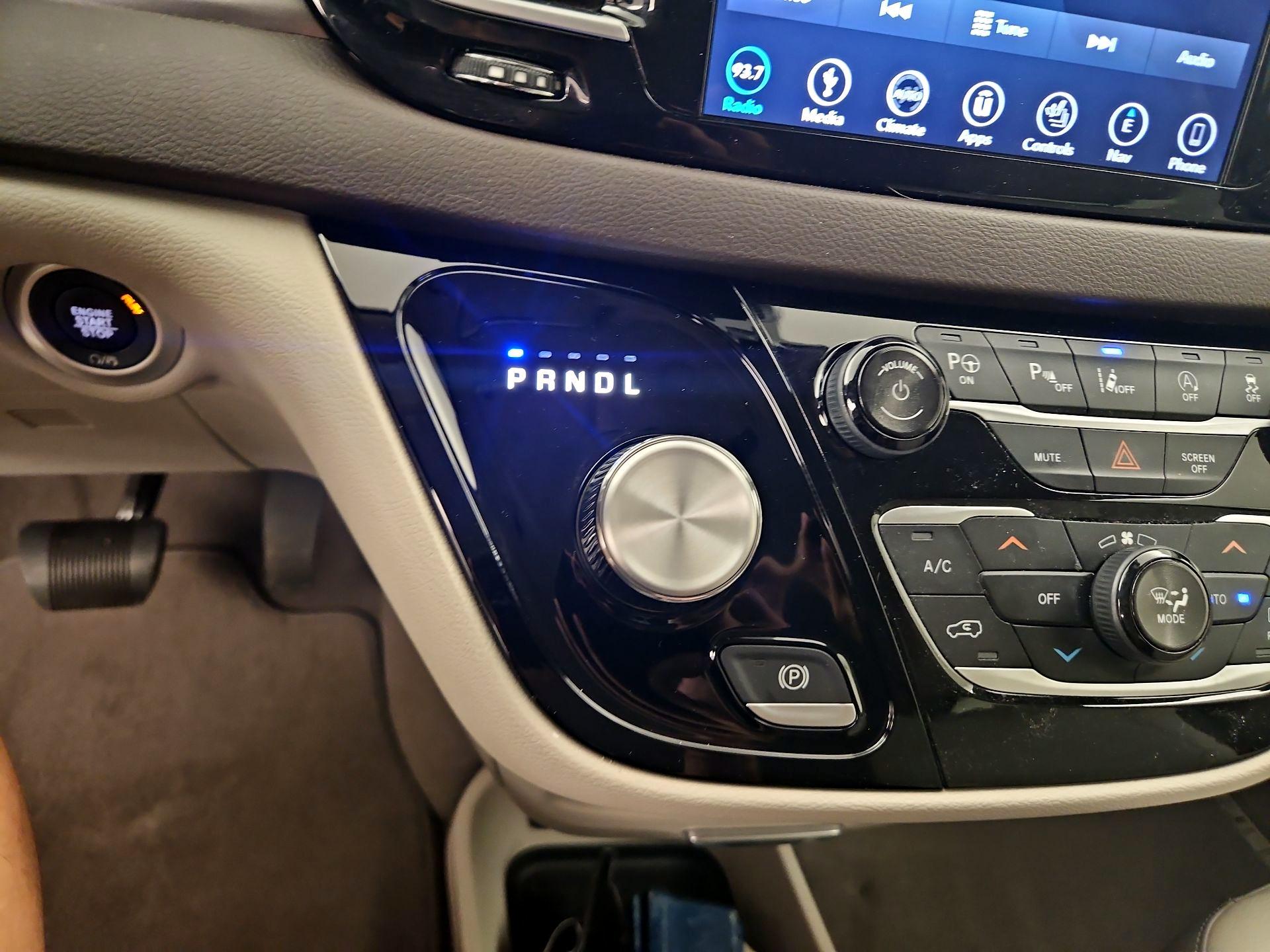 Thumbnail: 2018 Chrysler Pacifica - 18