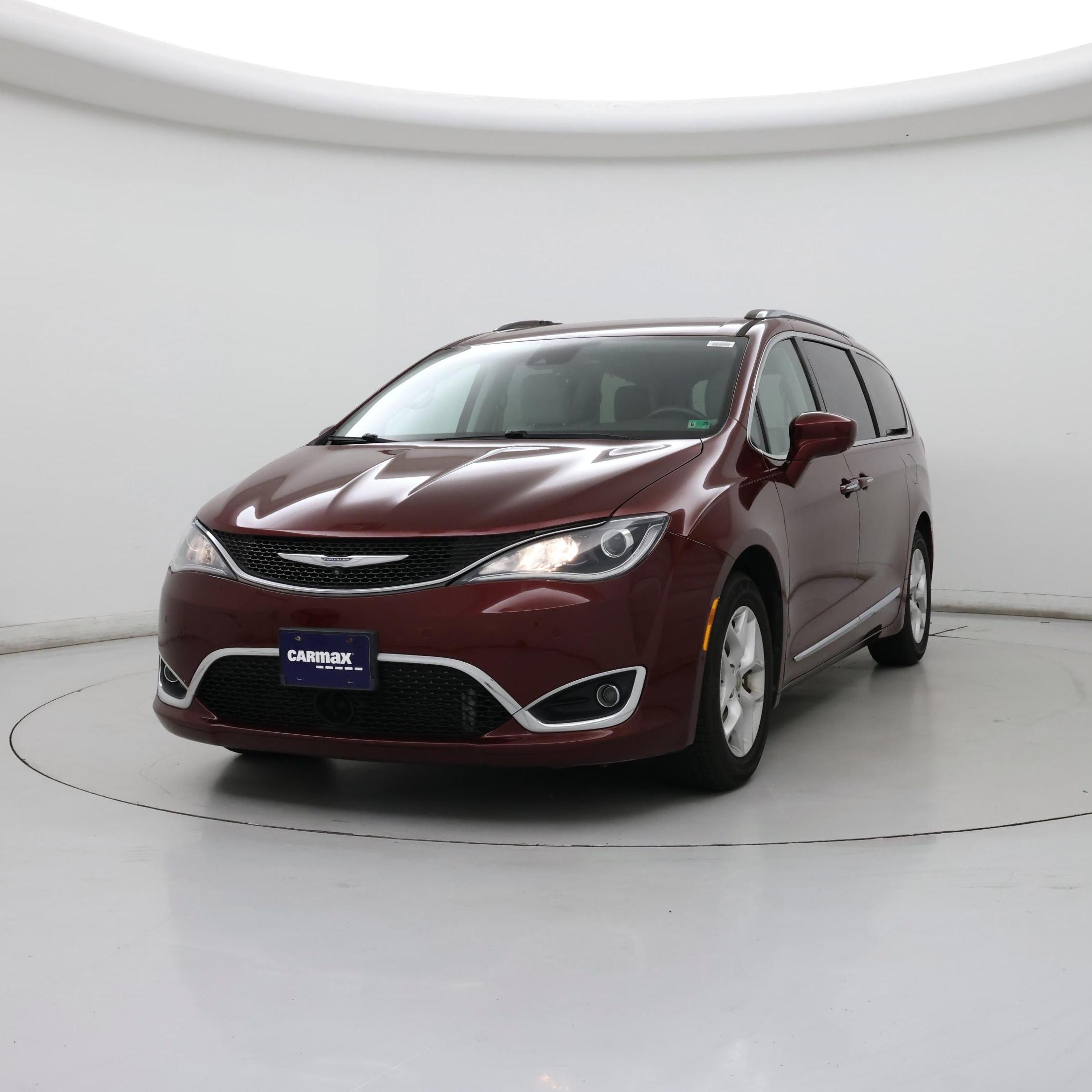 Thumbnail: 2018 Chrysler Pacifica - 4