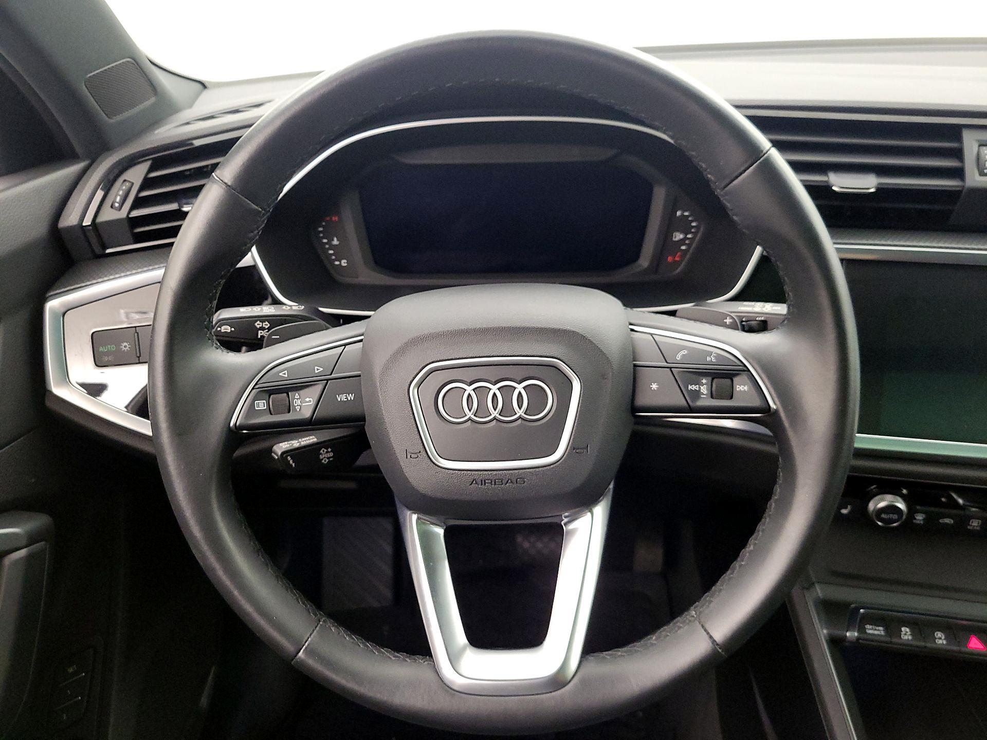 Thumbnail: 2022 Audi Q3 - 10