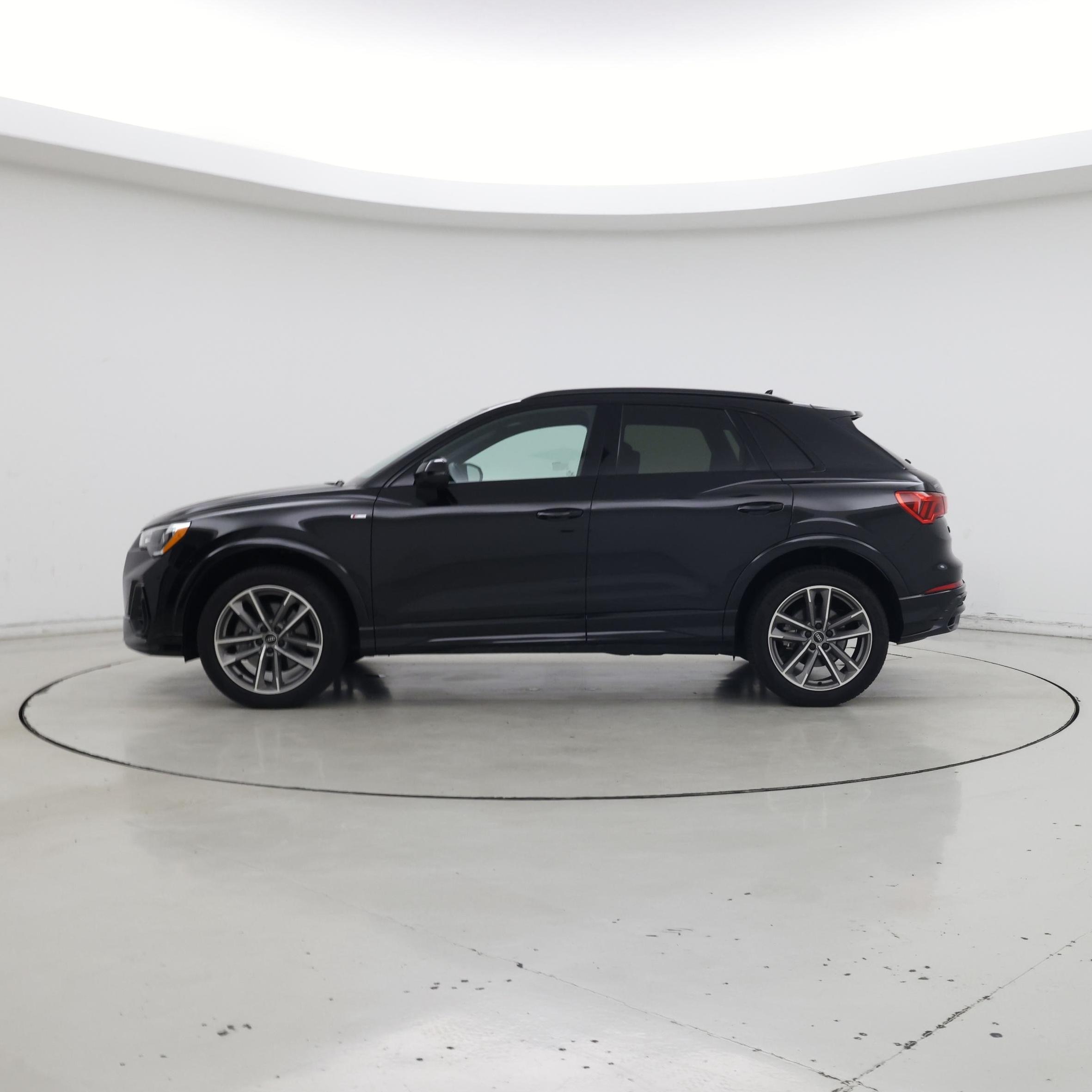 Thumbnail: 2022 Audi Q3 - 3