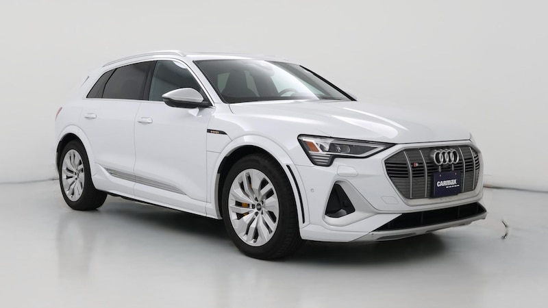 2022 Audi e-tron Premium Plus Hero Image