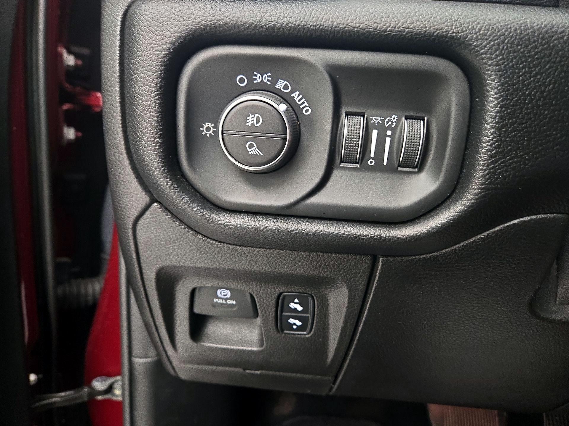 Thumbnail: 2019 RAM 1500 - 13