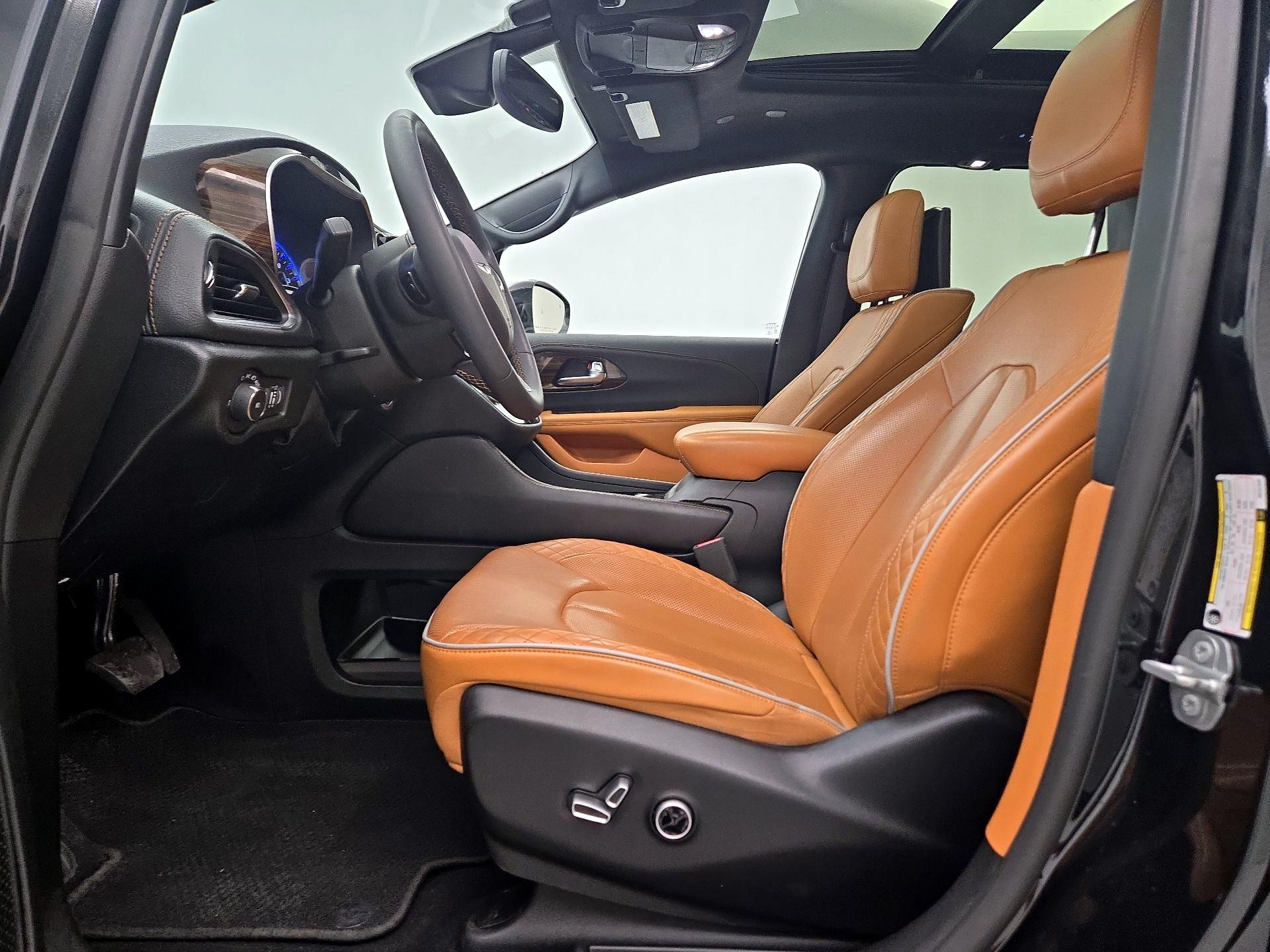 Thumbnail: 2022 Chrysler Pacifica - 11