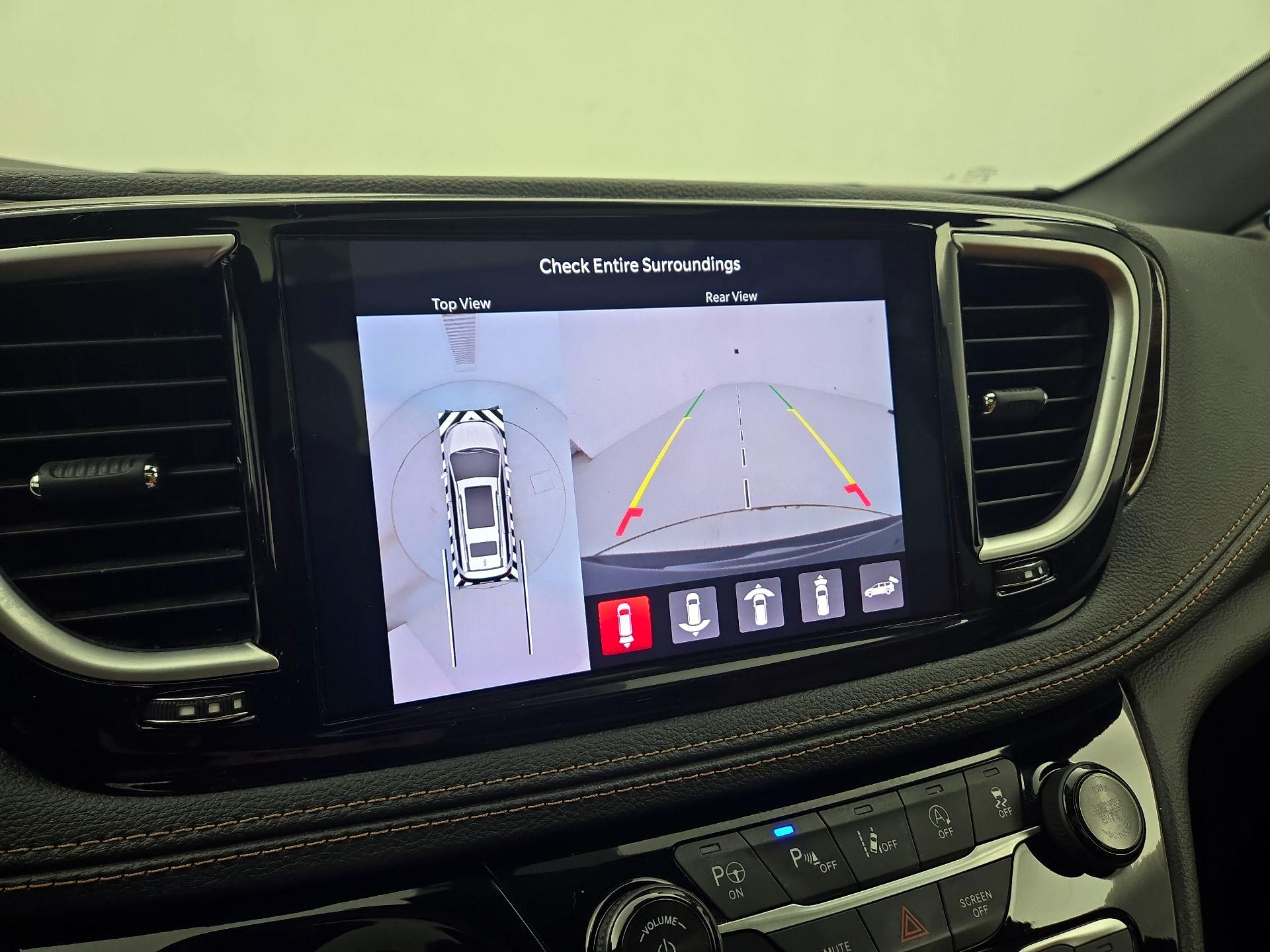 Thumbnail: 2022 Chrysler Pacifica - 15