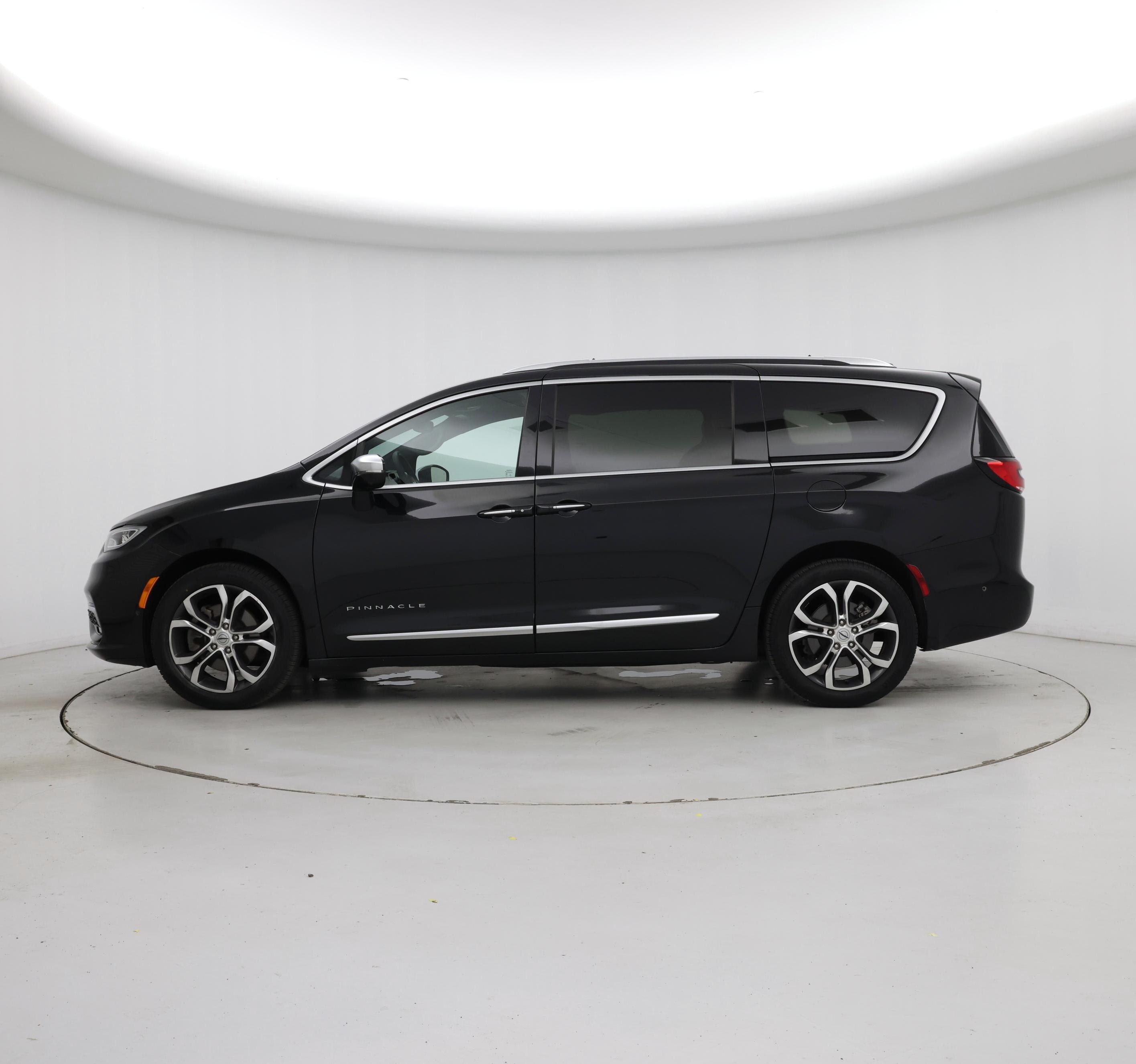 Thumbnail: 2022 Chrysler Pacifica - 3