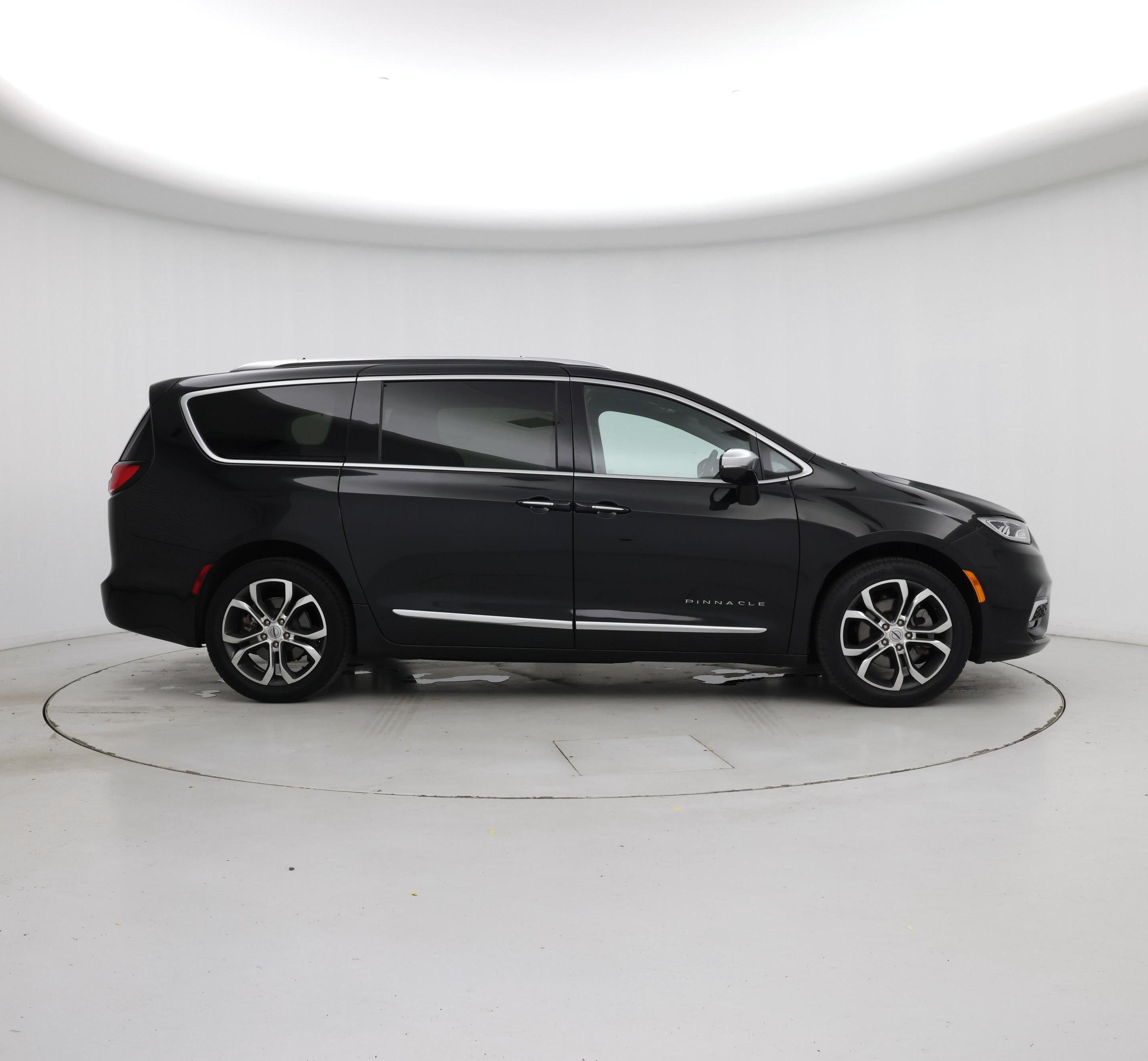 Thumbnail: 2022 Chrysler Pacifica - 7