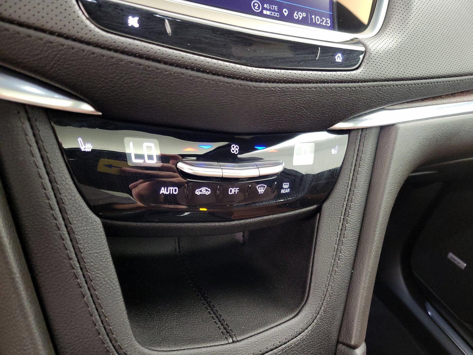 Thumbnail: 2024 Cadillac XT5 - 17