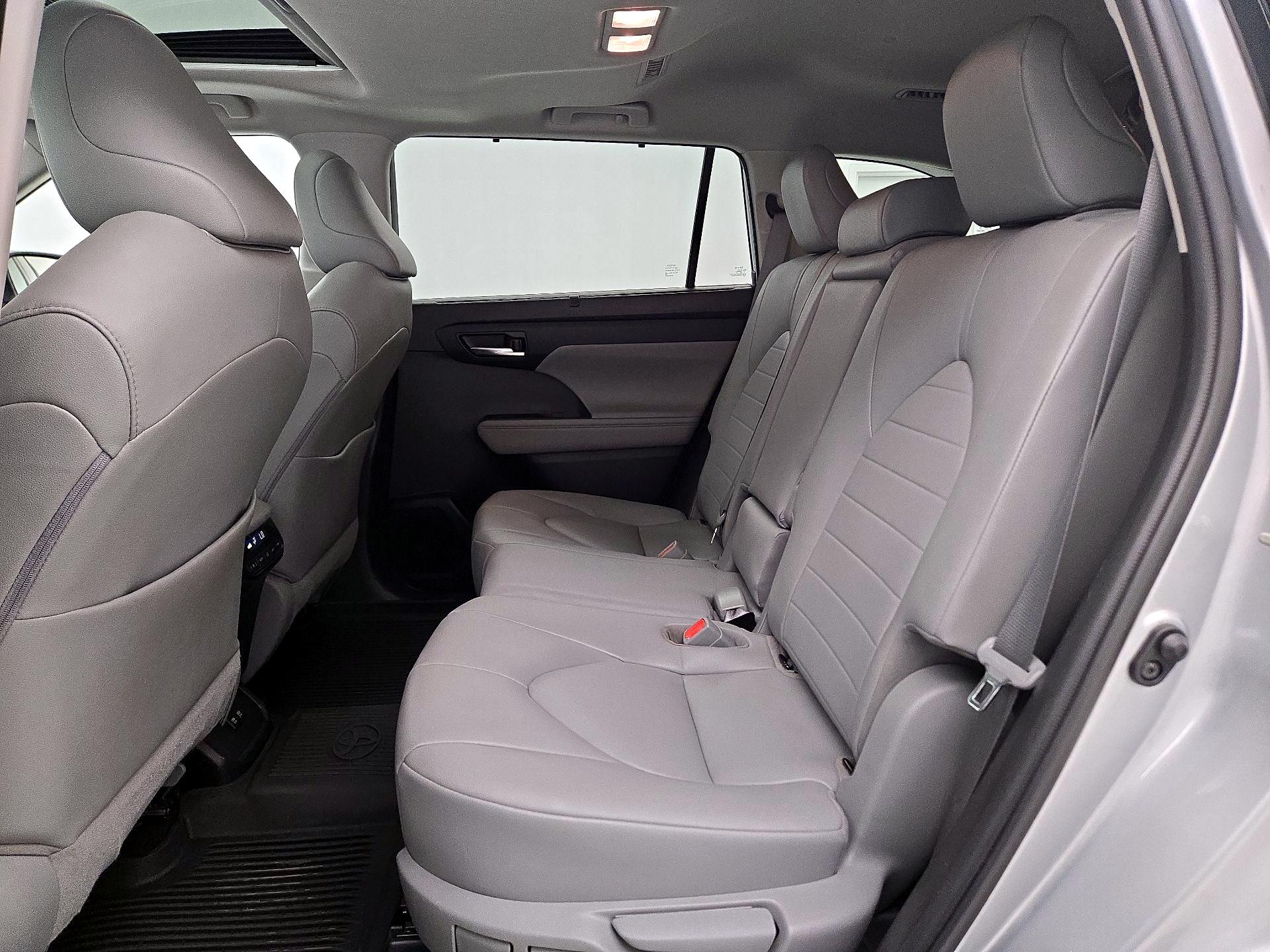 Thumbnail: 2020 Toyota Highlander - 20