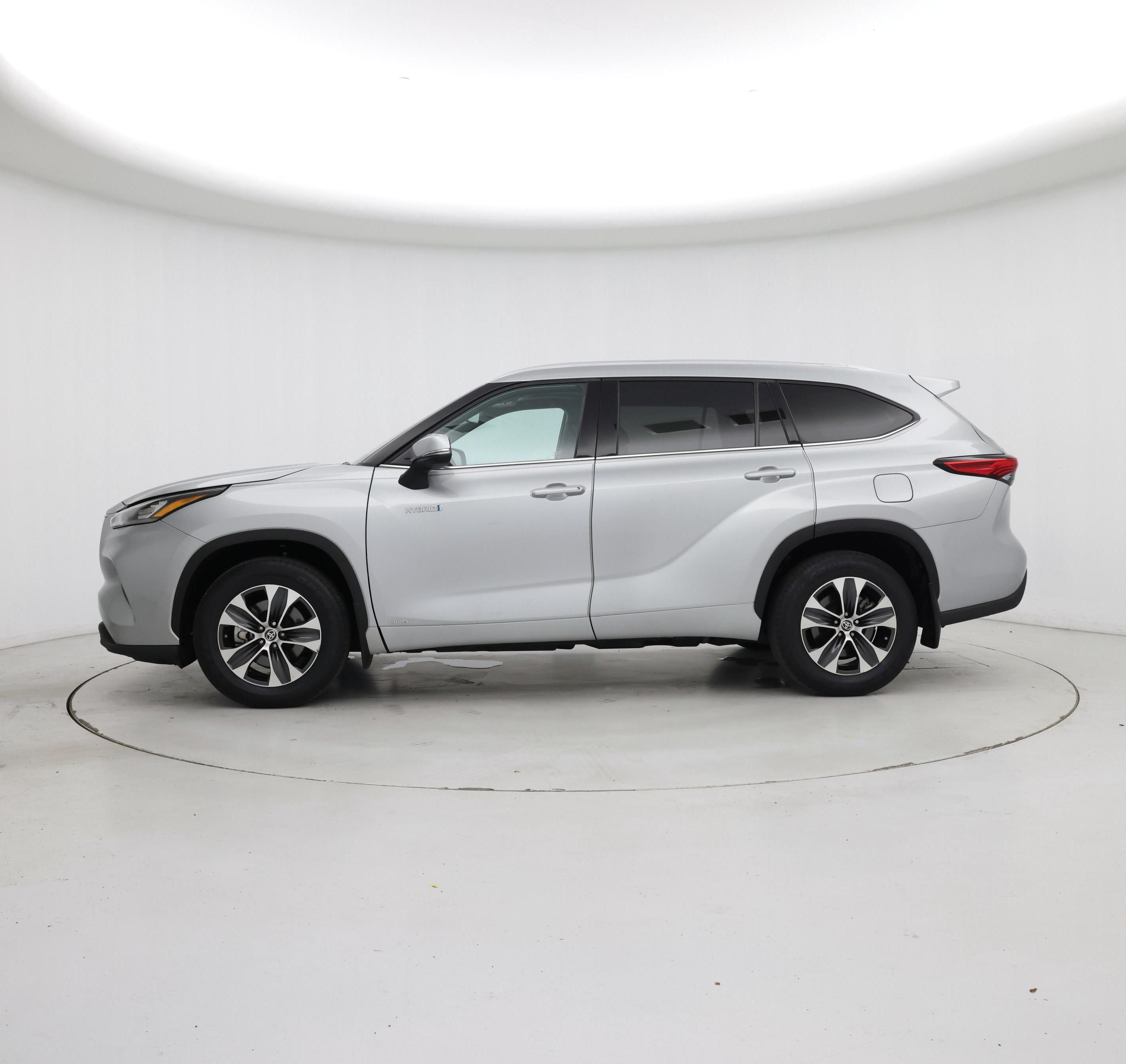Thumbnail: 2020 Toyota Highlander - 3