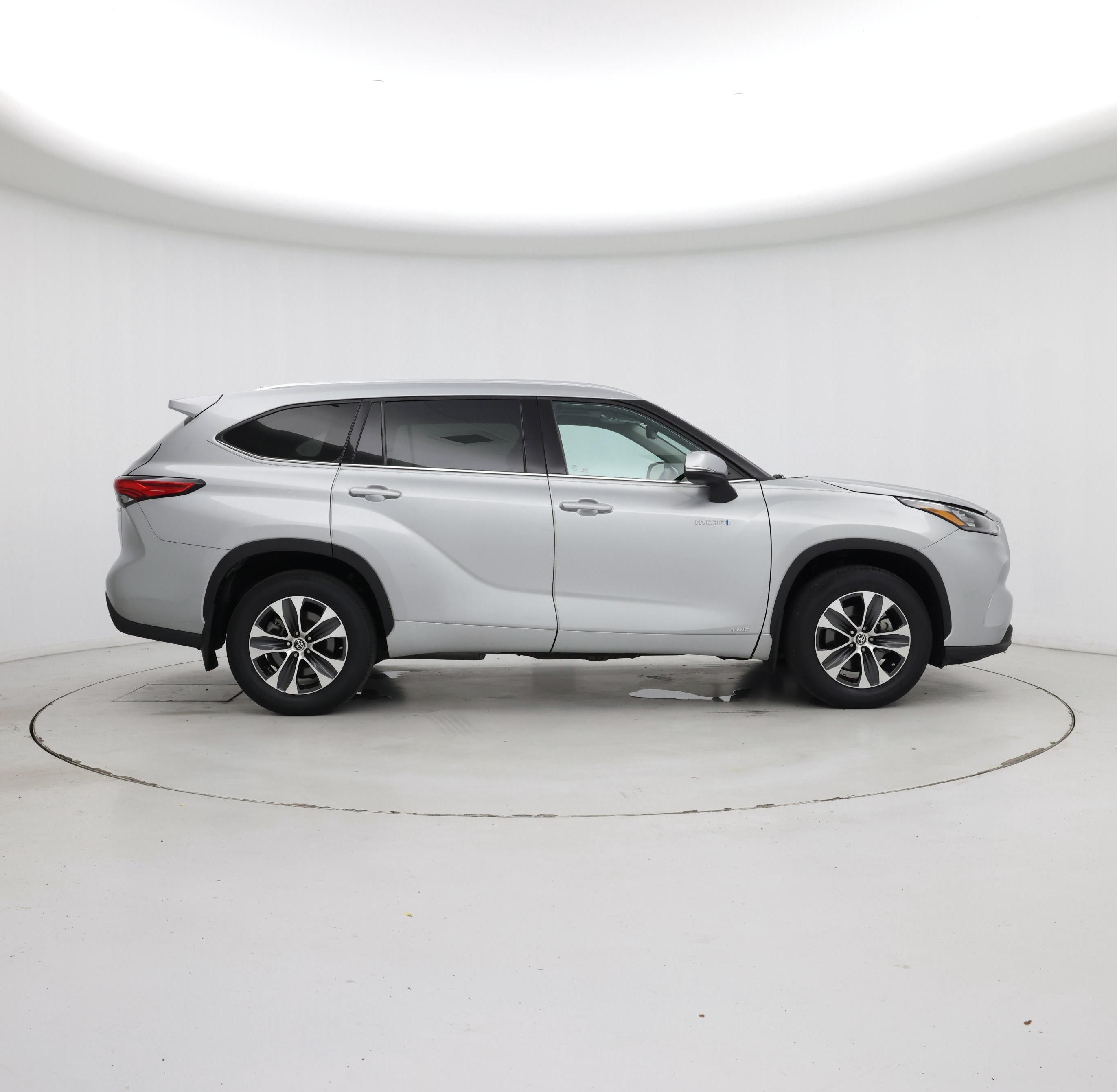 Thumbnail: 2020 Toyota Highlander - 7
