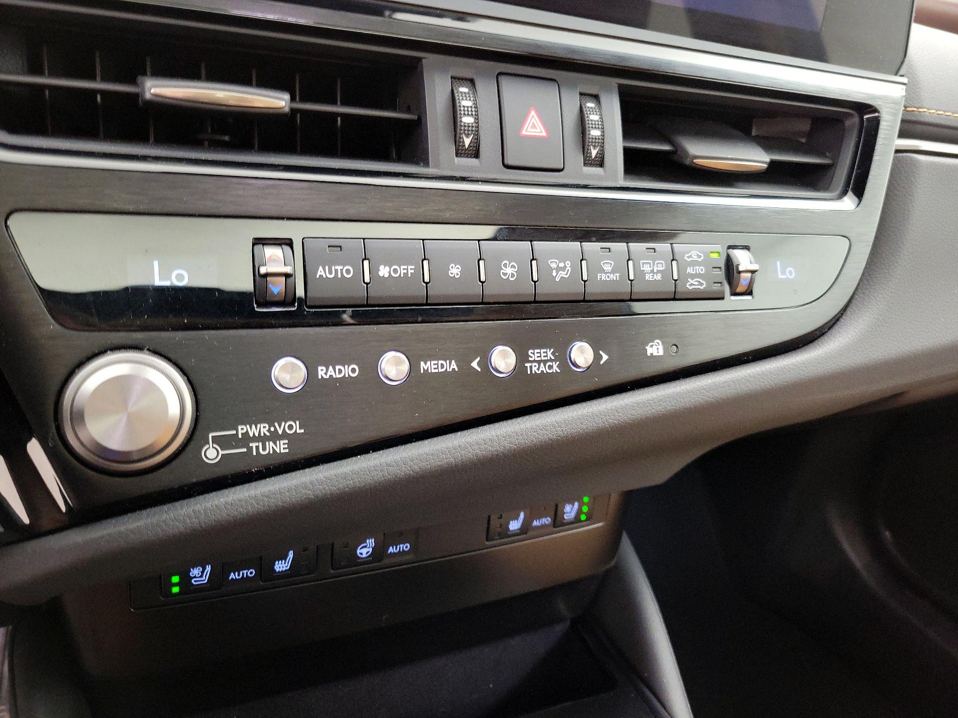 Thumbnail: 2024 Lexus ES - 16