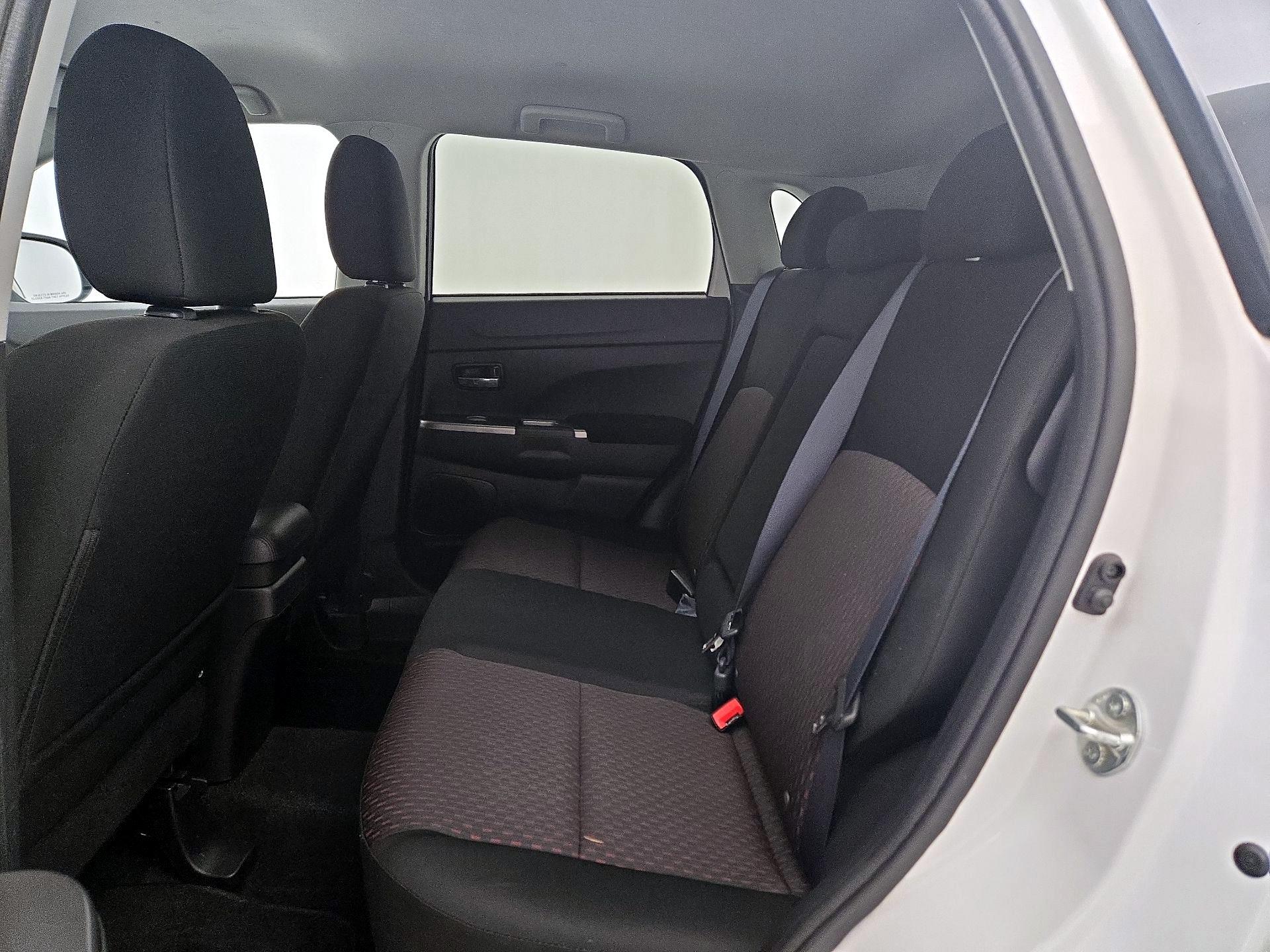 Thumbnail: 2019 Mitsubishi Outlander Sport - 18