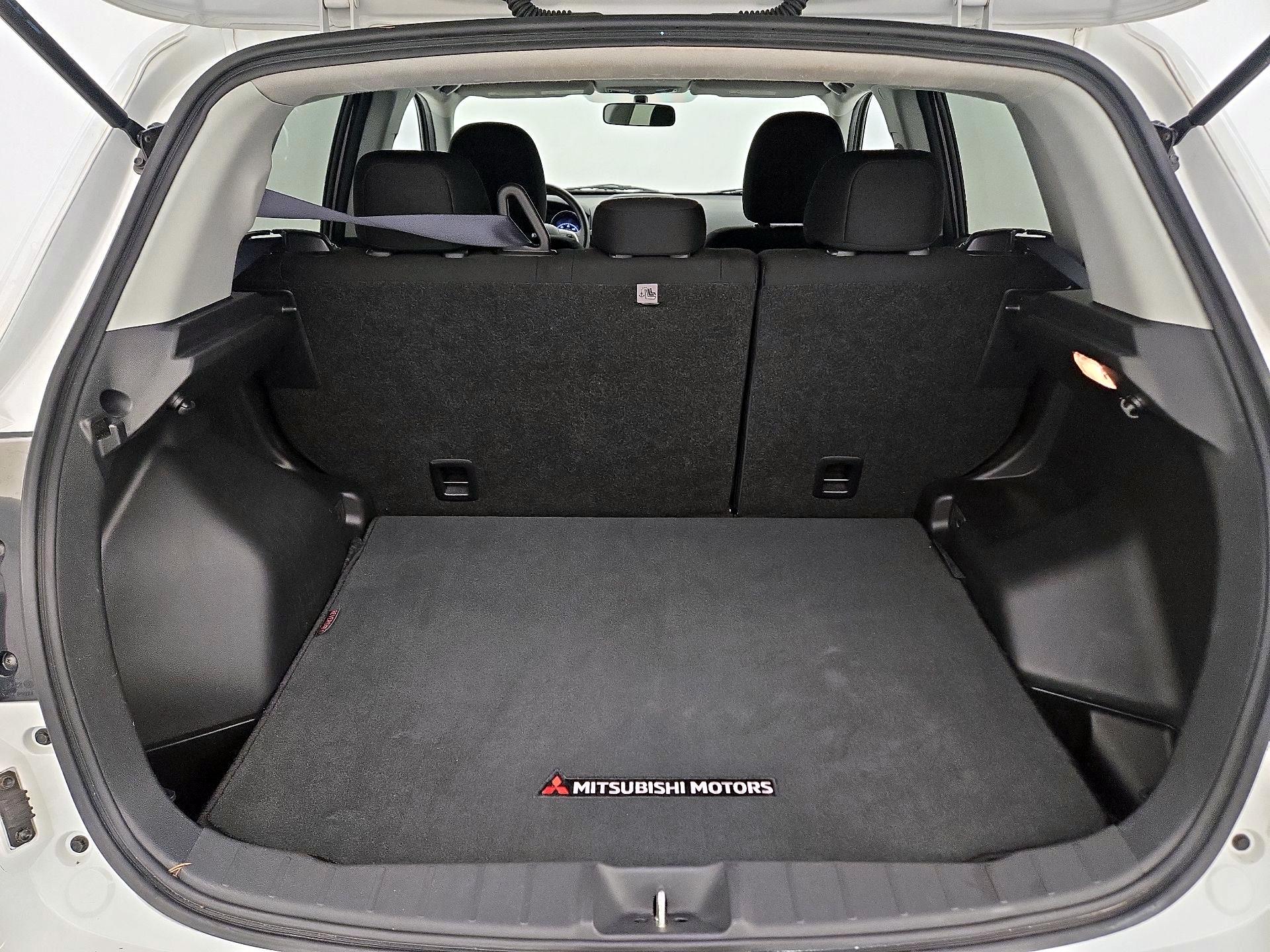 Thumbnail: 2019 Mitsubishi Outlander Sport - 19