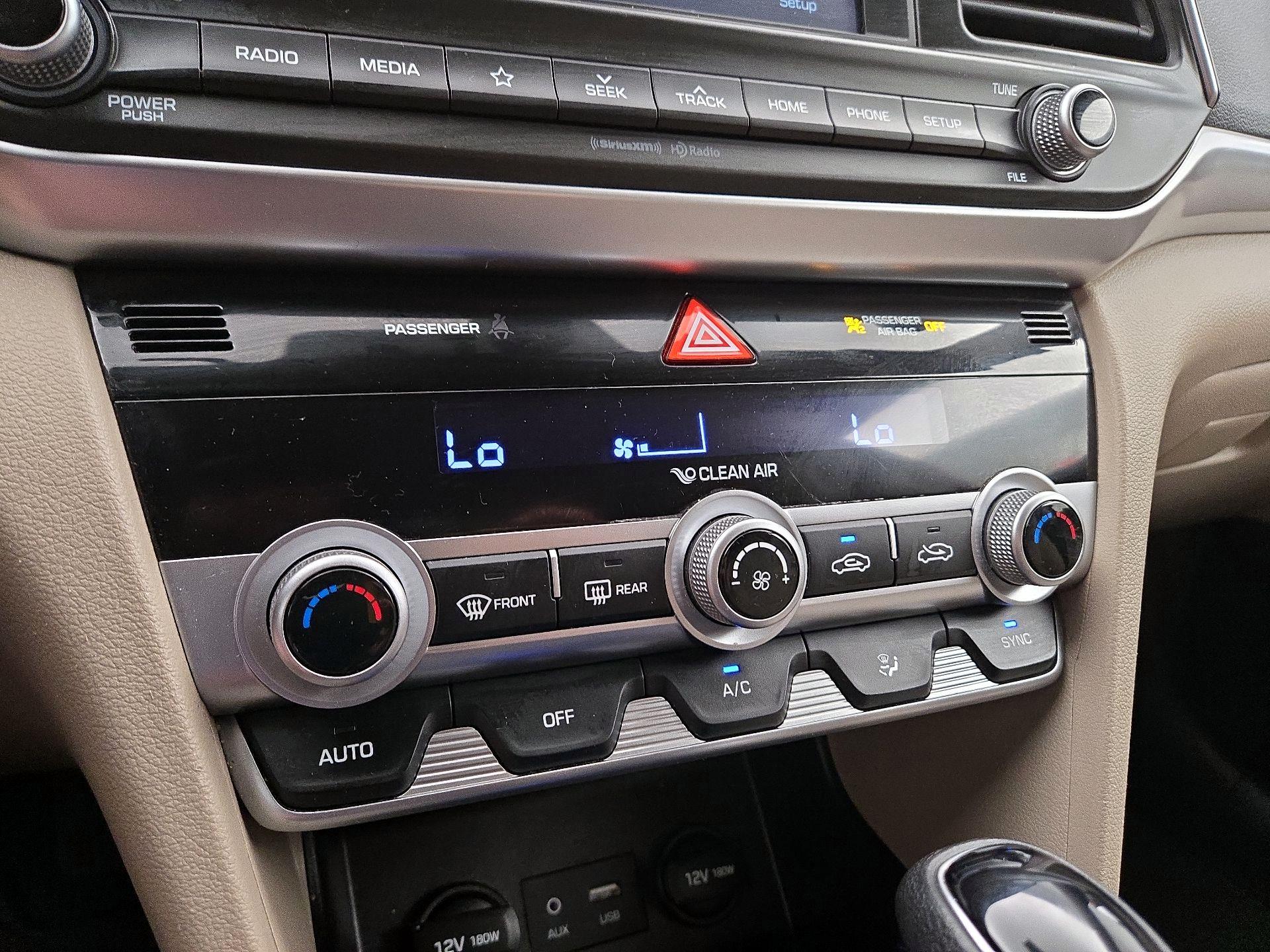 Thumbnail: 2020 Hyundai Elantra - 16