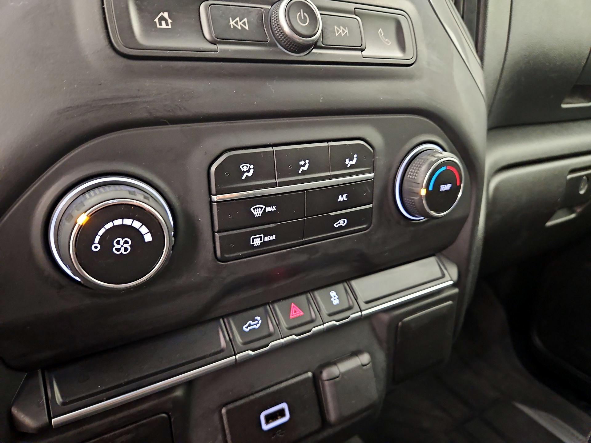 Thumbnail: 2019 Chevrolet Silverado 1500 - 17