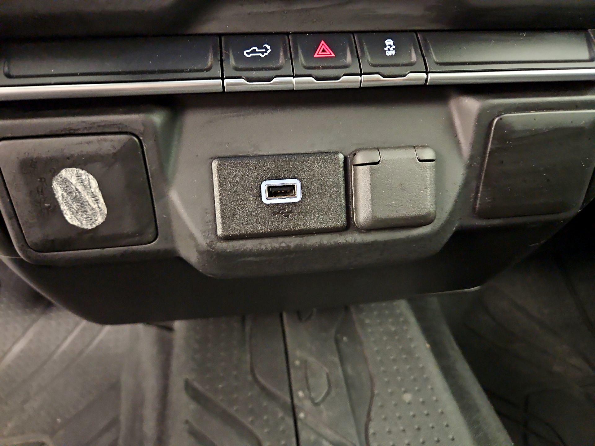 Thumbnail: 2019 Chevrolet Silverado 1500 - 19