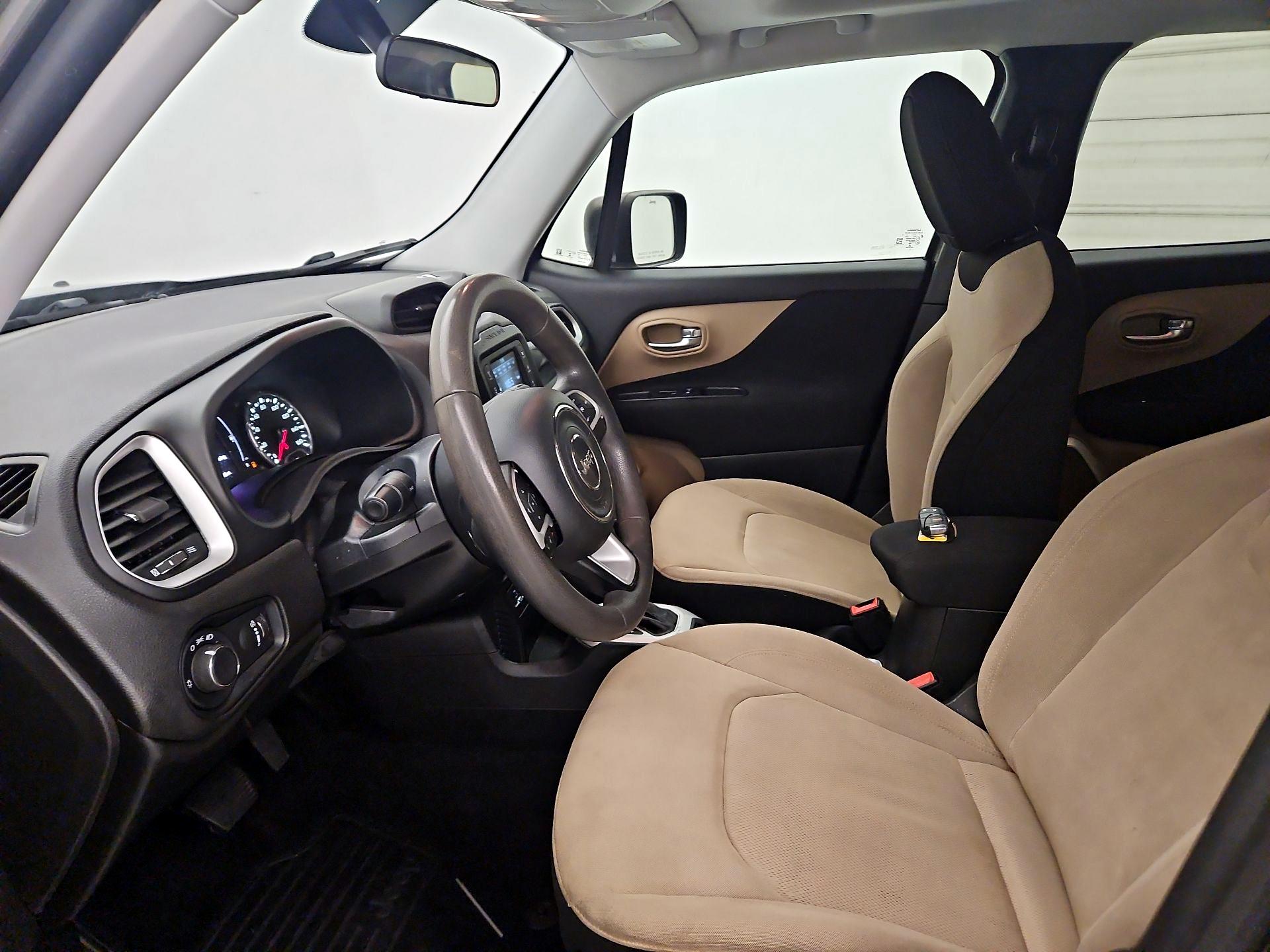 Thumbnail: 2016 Jeep Renegade - 11