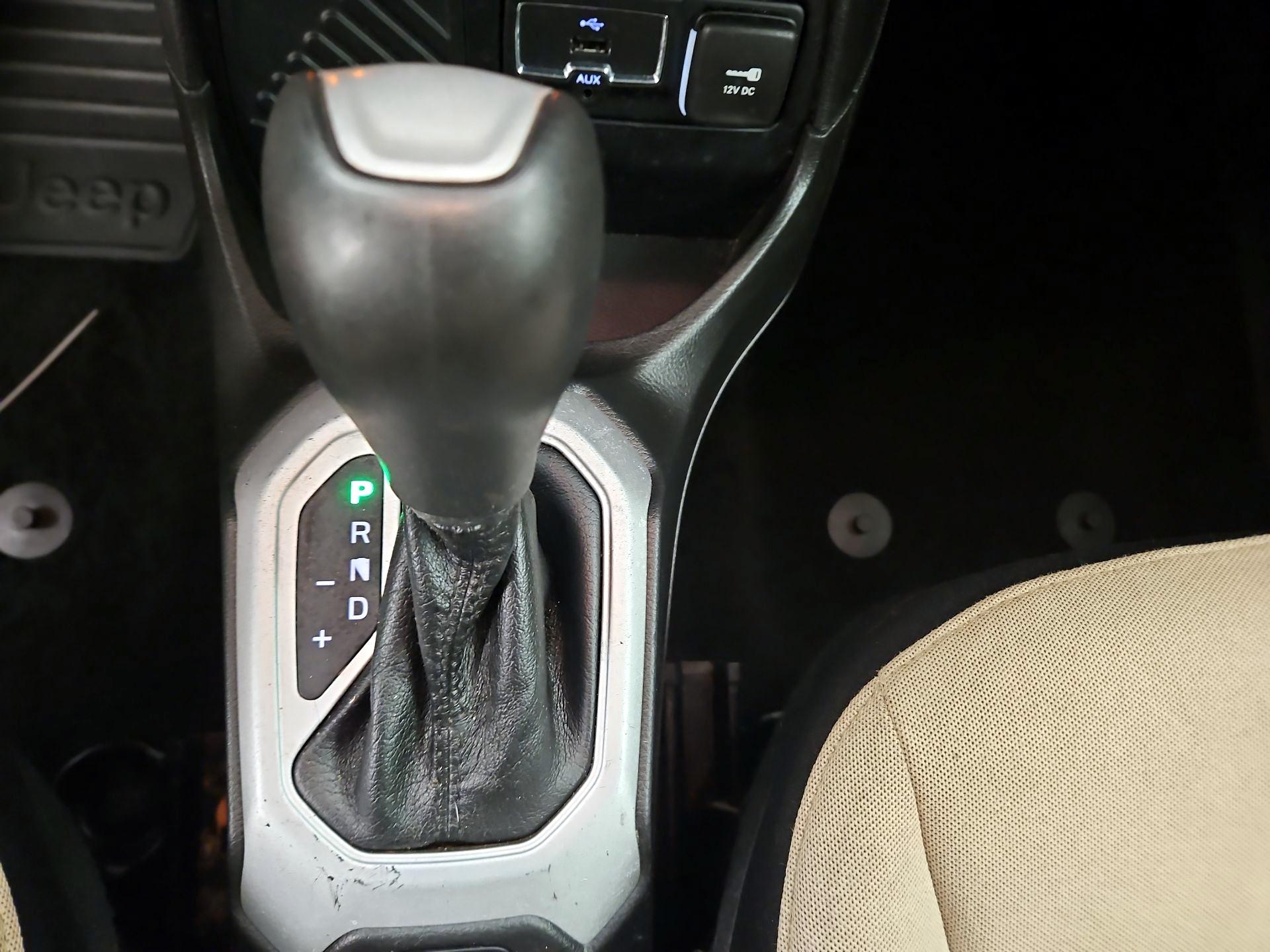 Thumbnail: 2016 Jeep Renegade - 17