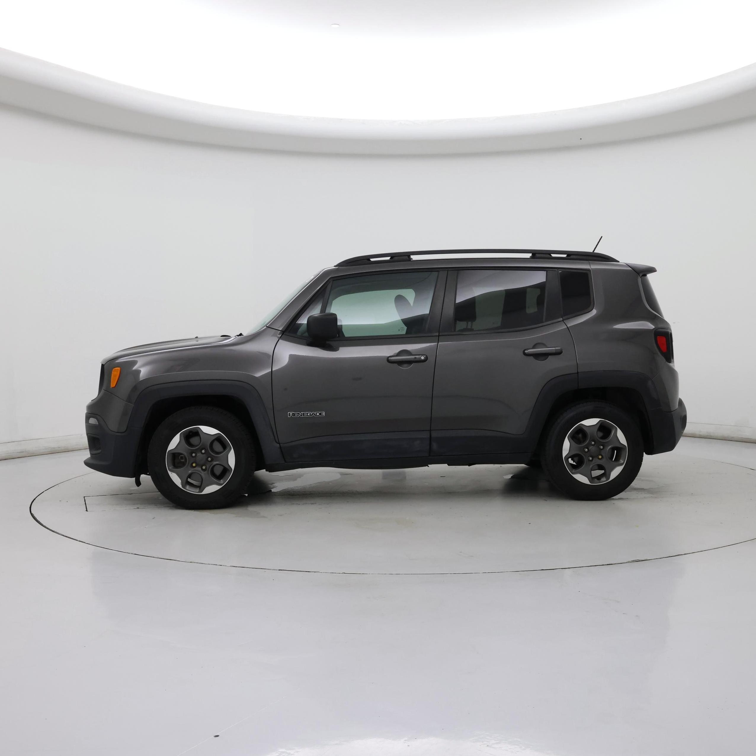 Thumbnail: 2016 Jeep Renegade - 3