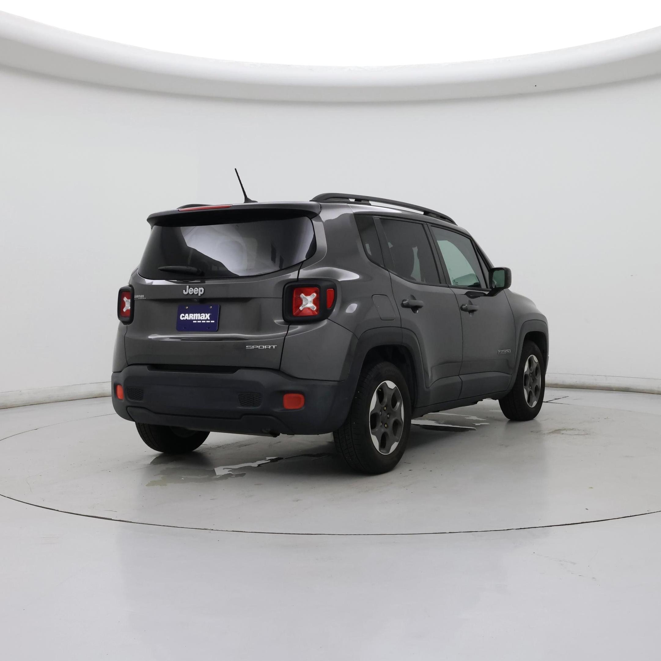 Thumbnail: 2016 Jeep Renegade - 8