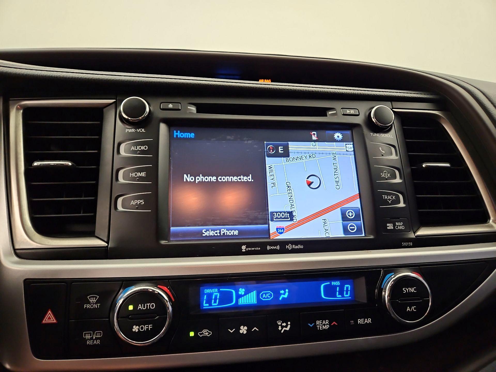 Thumbnail: 2016 Toyota Highlander - 14