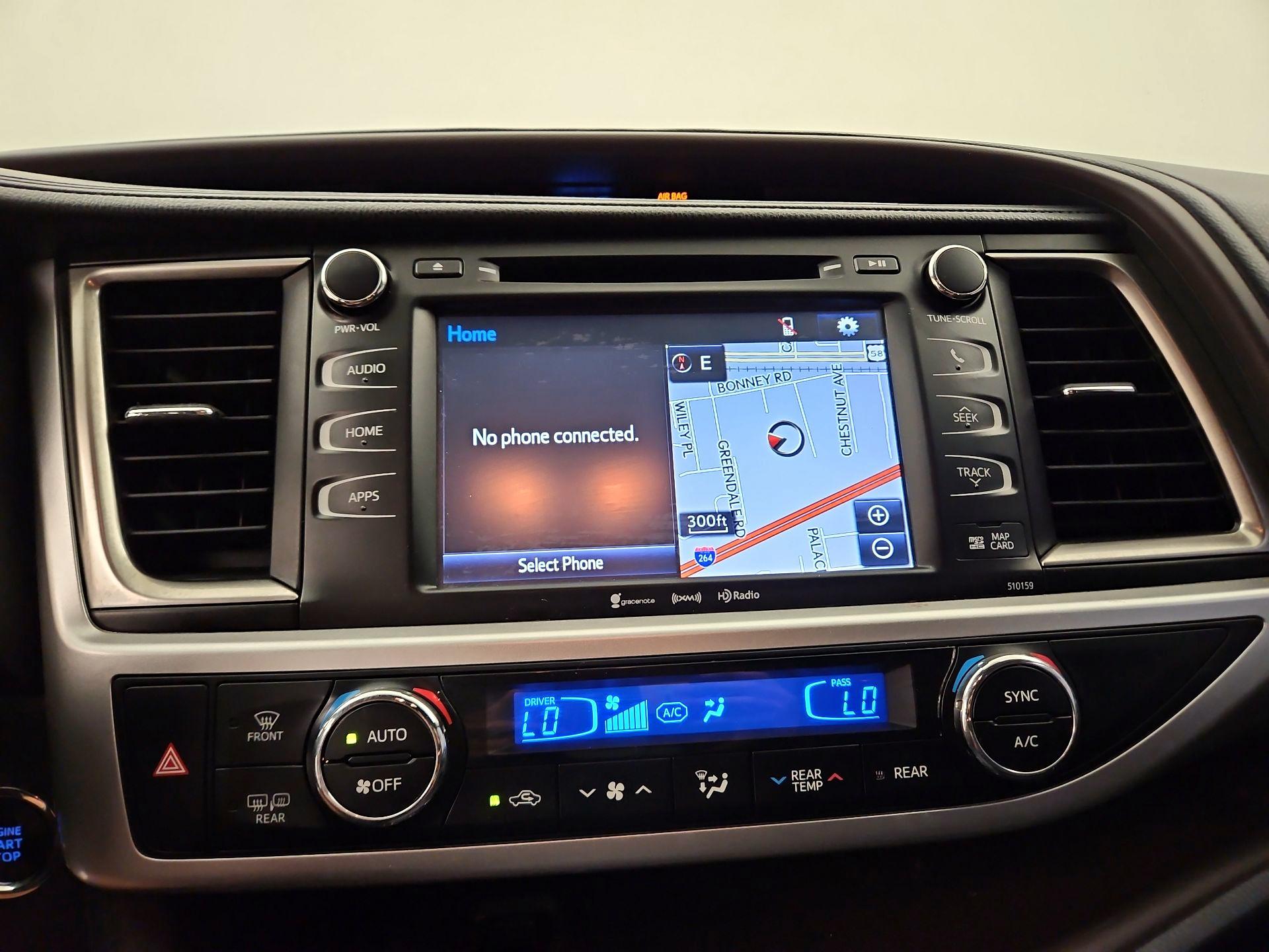 Thumbnail: 2016 Toyota Highlander - 16
